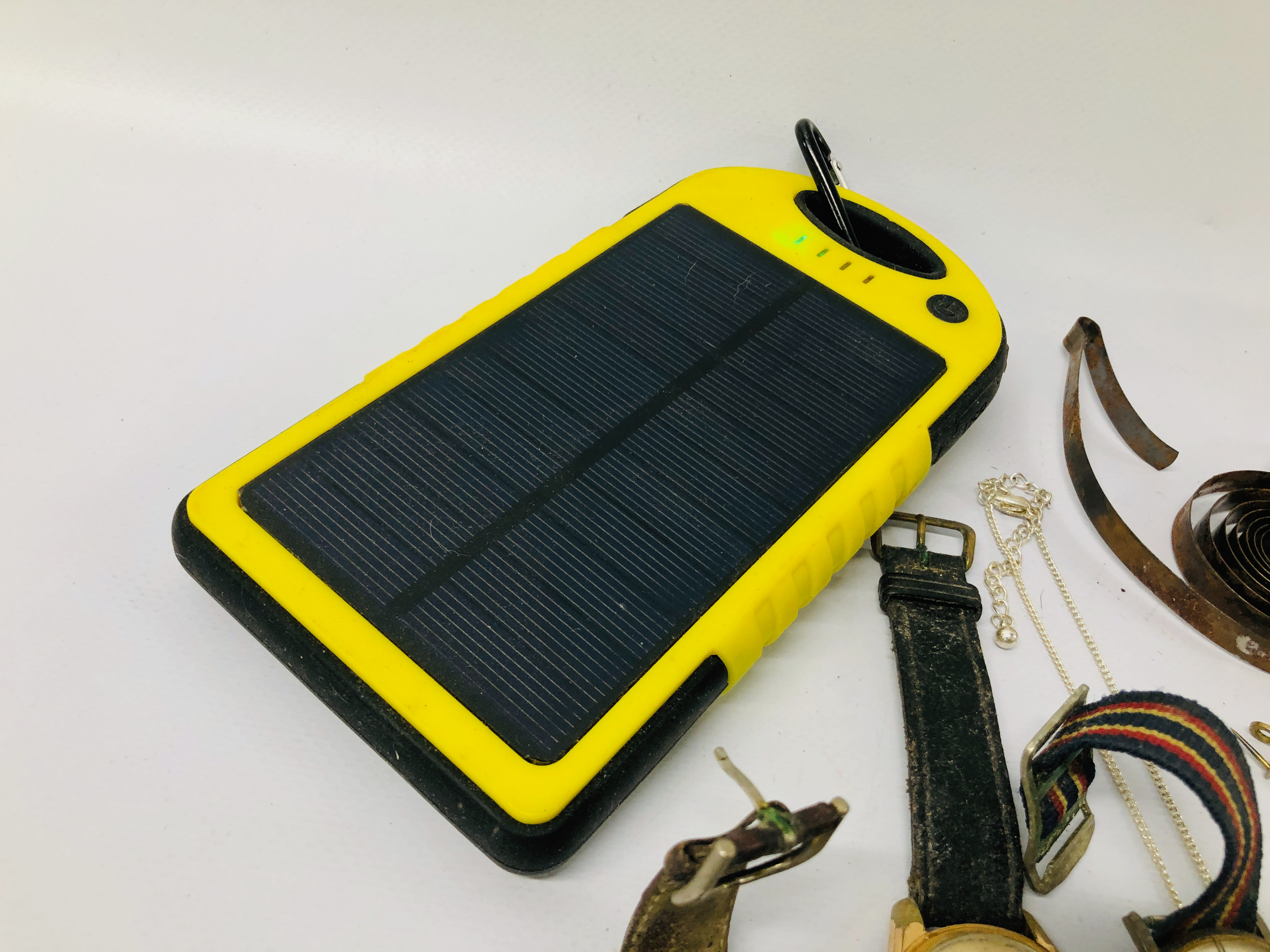 BOX OF MIXED JEWELLERY WATCHES CONTAINING DESIGNER AND SOLAR PANEL - Image 4 of 9