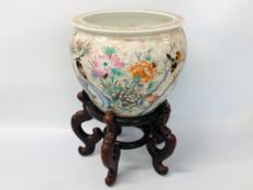 VINTAGE ORIENTAL PATTERNED JARDINIERE / FISH BOWL ON DECORATIVE HARD WOOD STAND.