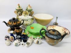 BOX OF ASSORTED CHINA TO INCLUDE CROWN DEVON, PAIR OF VINTAGE STAGG DECORATED VASES,