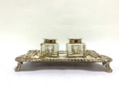 A SILVER INKSTAND, GADROONED, THE 2 INK POTS ENGRAVED PROBABLY BY ROBERT PRINGLE, LONDON, 18.5CM.