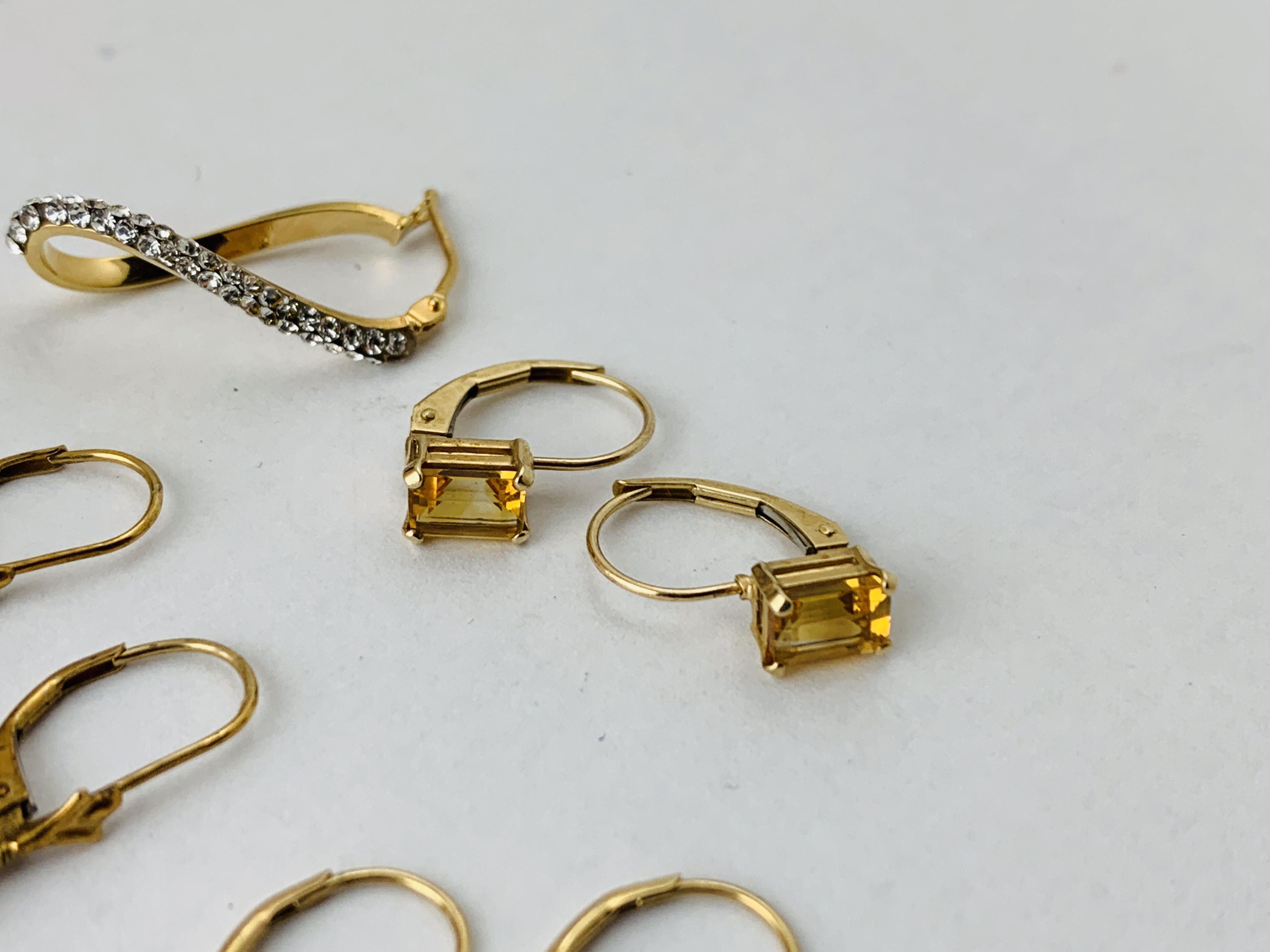 4 X PAIRS OF 9CT GOLD STONE SET DESIGNER EARRINGS - Image 5 of 7