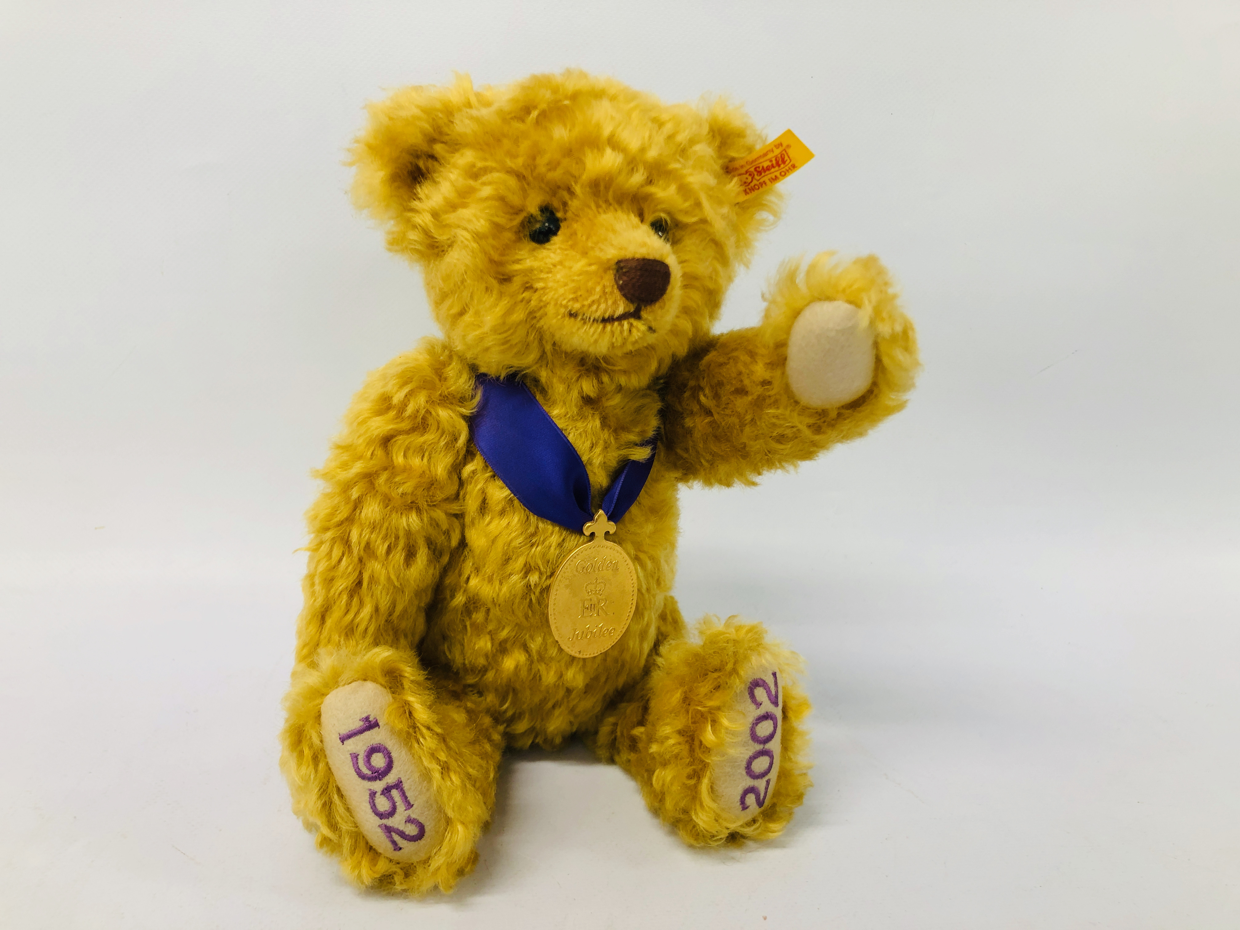 2 X STEIFF BEARS TO INCLUDE GOOD LUCK BEAR, - Image 6 of 13