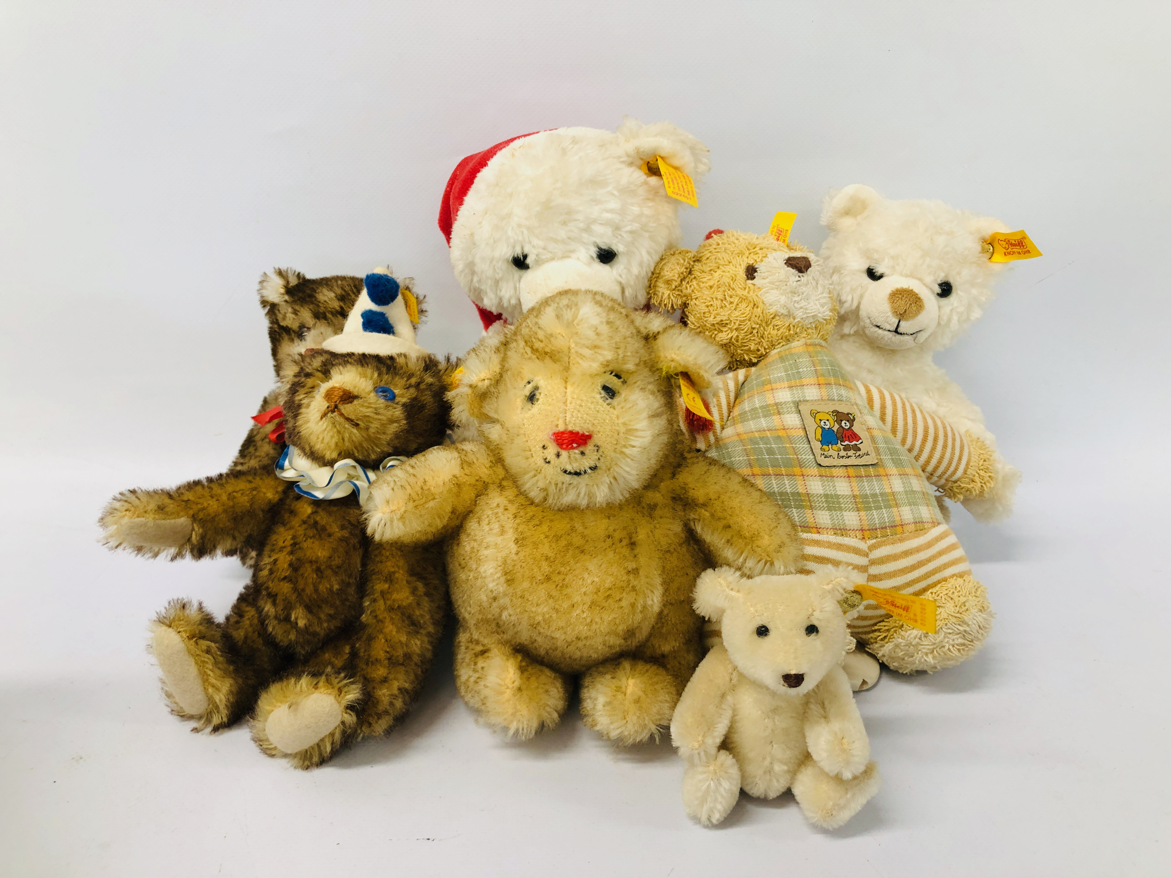 COLLECTION OF STEIFF BEARS TO INCLUDE 022401, 022722, 229954, 354281, 029271,