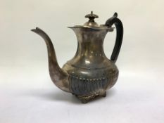 A SILVER COFFEE POT, HAVING AGADROONED BODY, BARNARD & SON,