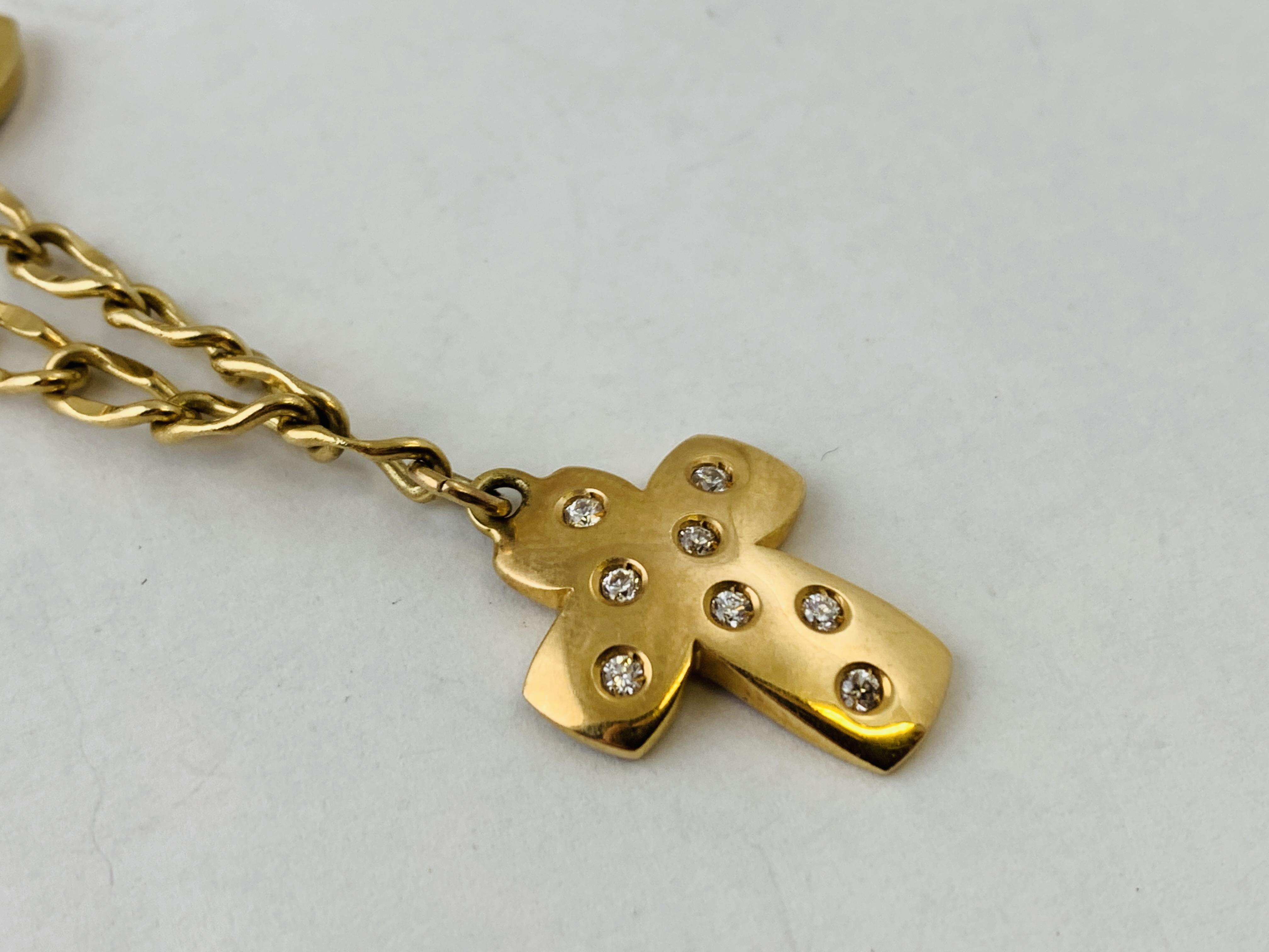 A 9CT GOLD BRACELET WITH HEART SHAPED PADLOCK CLASP AND YELLOW STONE SET PENDANT ATTACHED L 200MM - Image 2 of 9