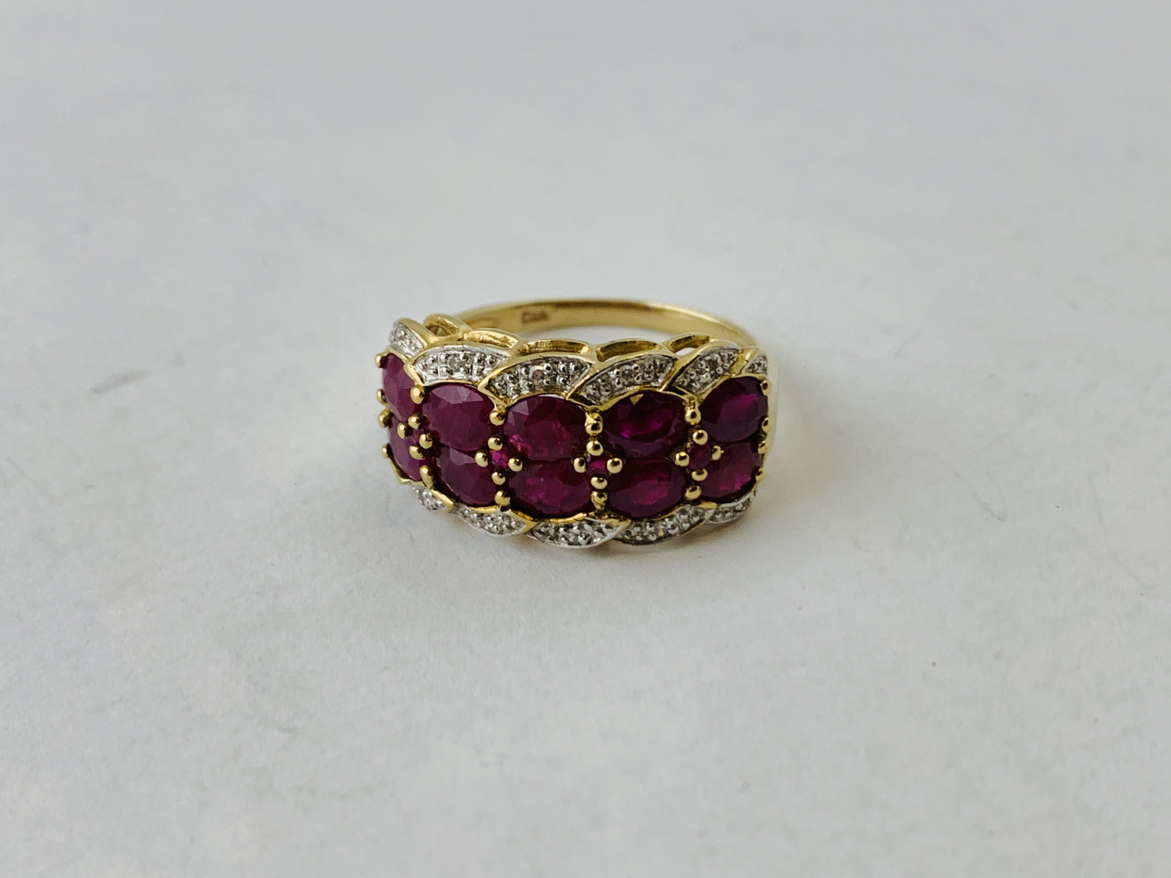 LADIES 9CT GOLD RUBY AND DIAMOND RING THE 10 PRINCIPLE RUBY'S SURROUNDED BY DIAMOND CHIPS SIZE Q/R - Image 4 of 7