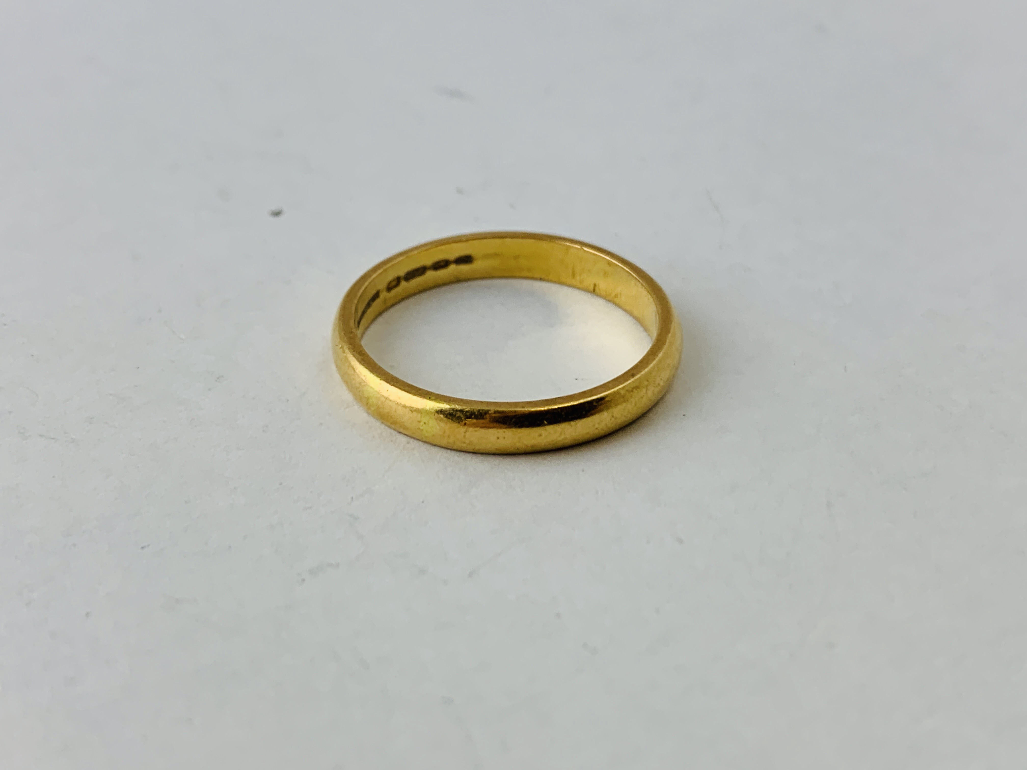 22CT GOLD WEDDING BAND SIZE T/U