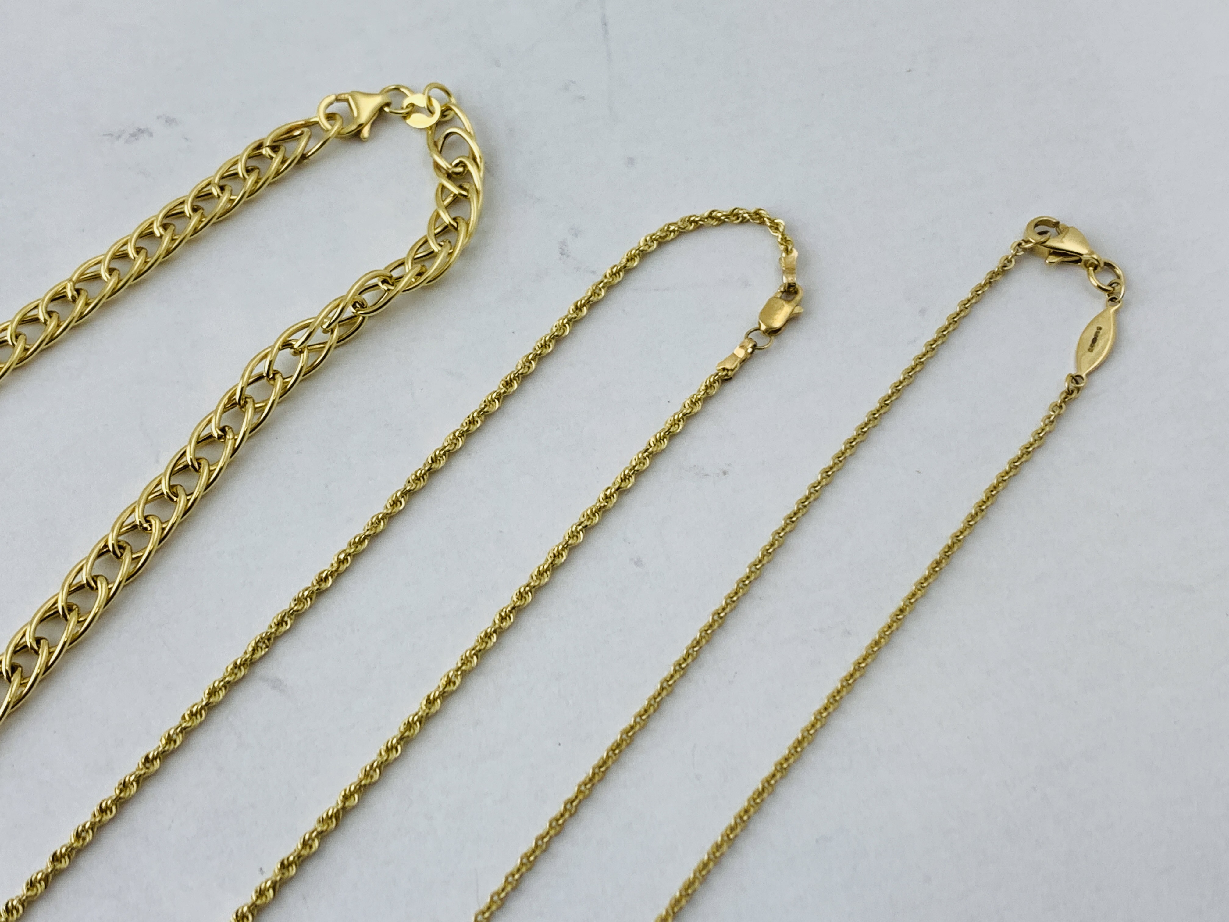 A 9CT GOLD ROPE LINK AND BATTON NECKLACE L 460MM, - Image 6 of 7