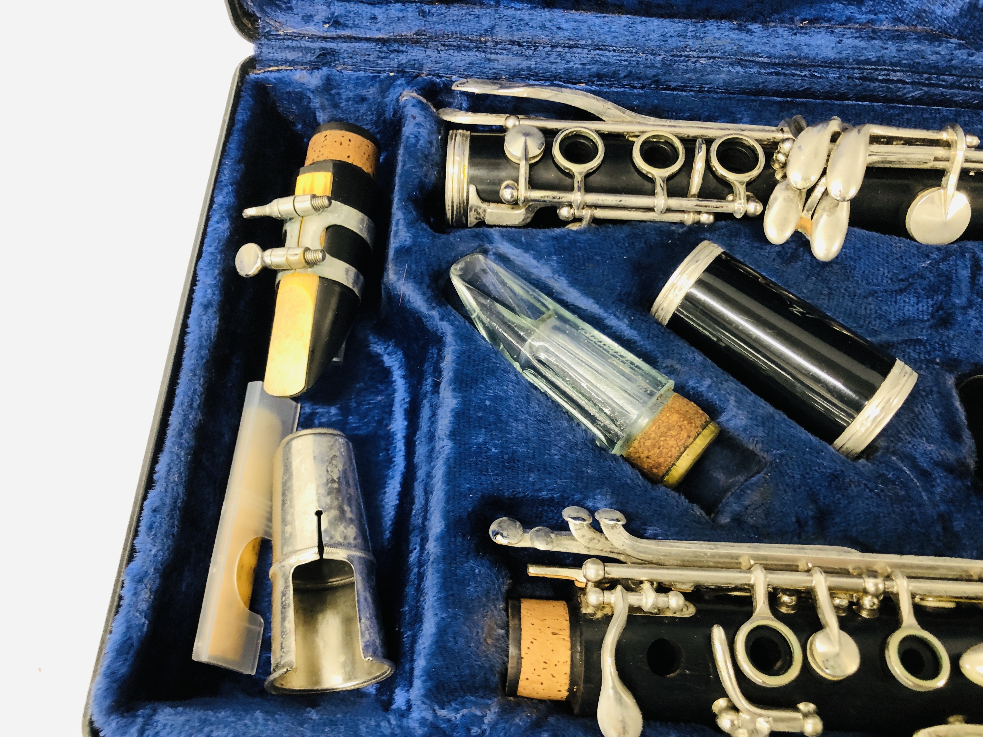 NOBLET CLARINET IN FITTED CASE - Image 6 of 6