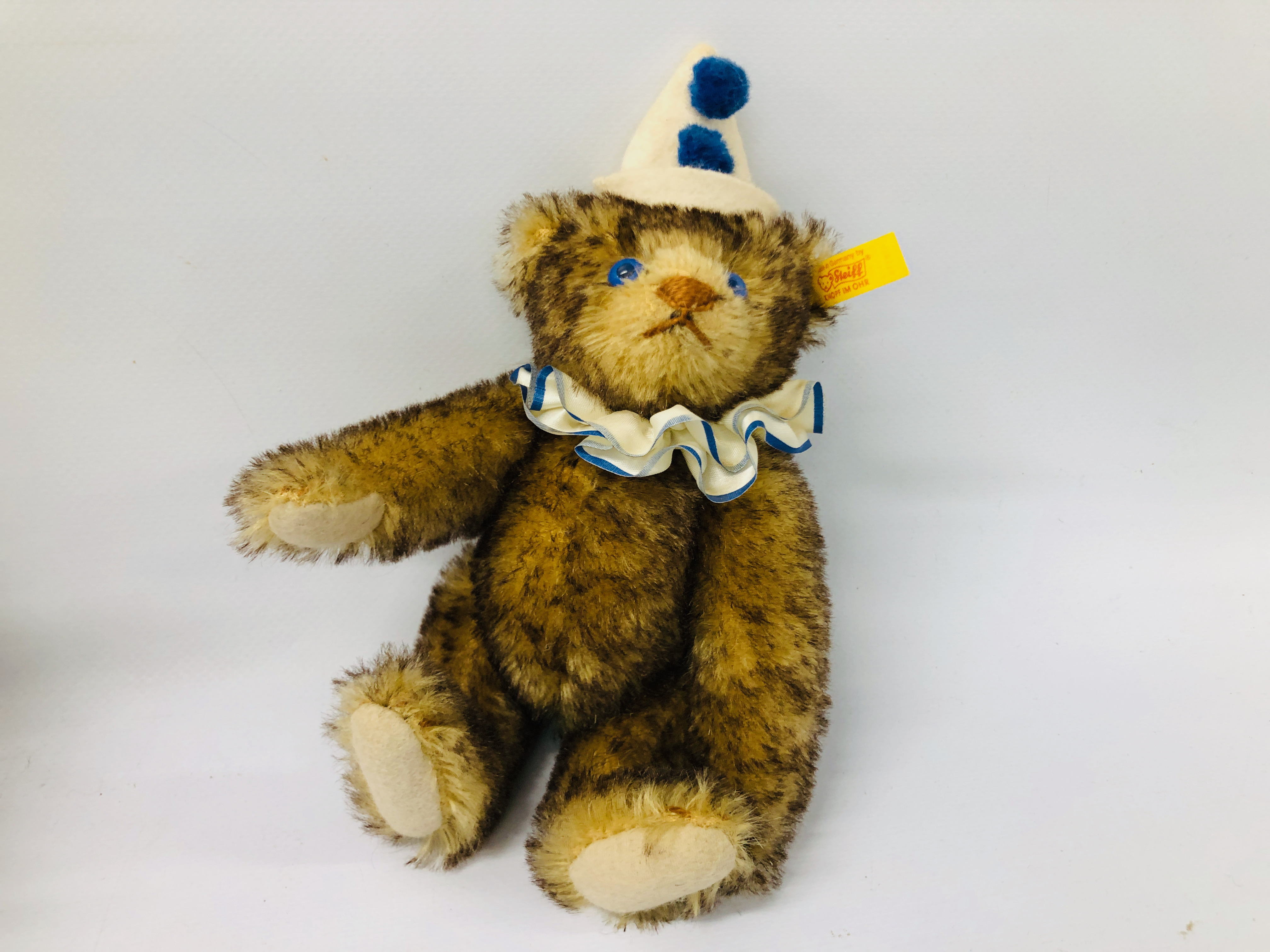 COLLECTION OF STEIFF BEARS TO INCLUDE 022401, 022722, 229954, 354281, 029271, - Image 10 of 15