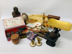 BOX OF ASSORTED COLLECTIBLES TO INCLUDE 3 X VINTAGE TRAINS,