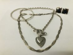 A SILVER T BAR NECKLACE WITH PENDANT HEART ALONG WITH A PAIR OF SILVER CLIP ON EARRINGS,