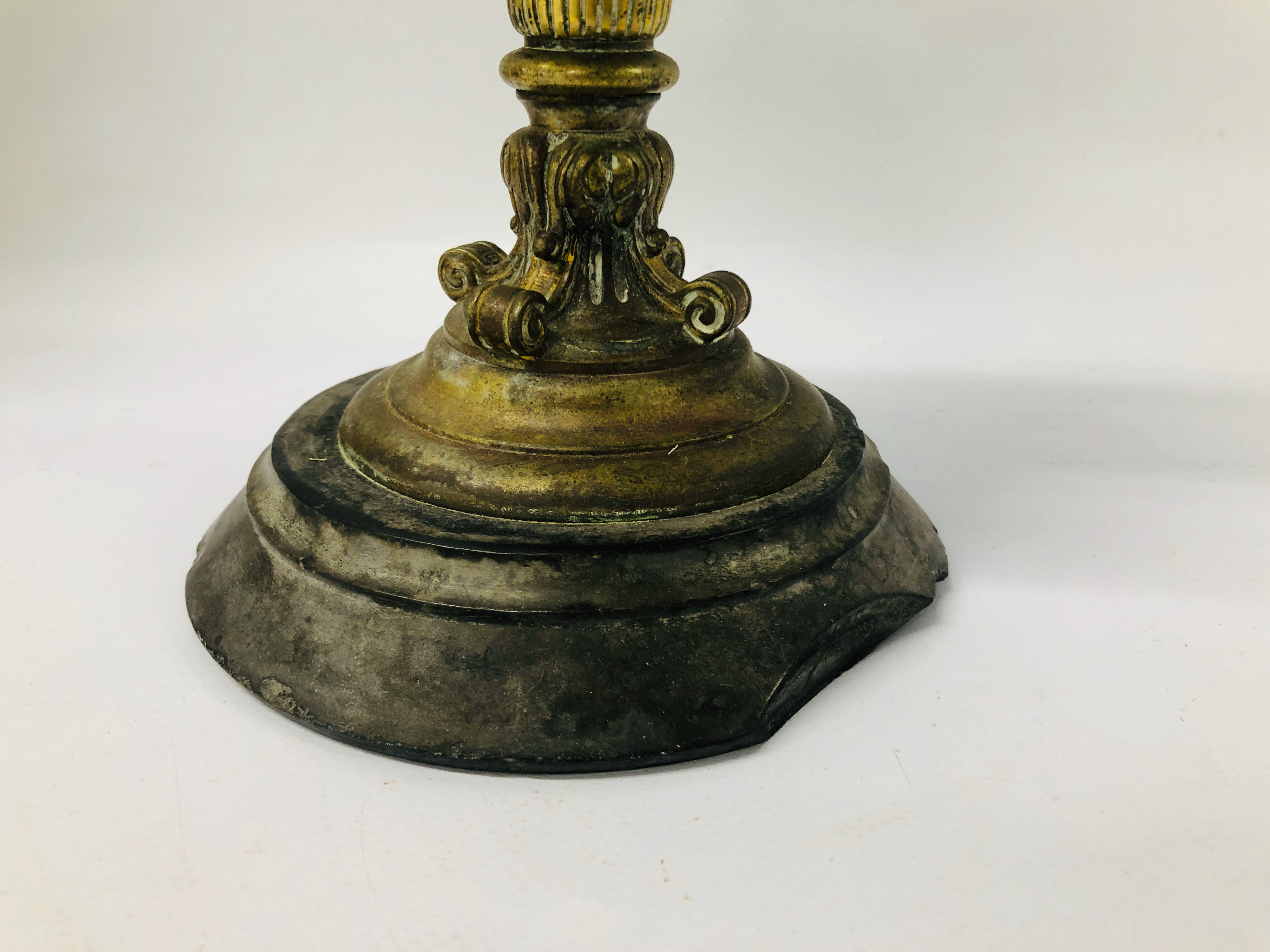 VINTAGE BRASS GONG ON AN OAK PLINTH, INDISTINCT SIGNATURE 1839, - Image 5 of 12