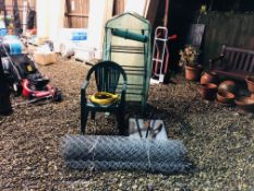 A SMALL GREEN HOUSE / PROPAGATOR TENT, A PART ROLL OF 4FT CHAIN LINK FENCING,