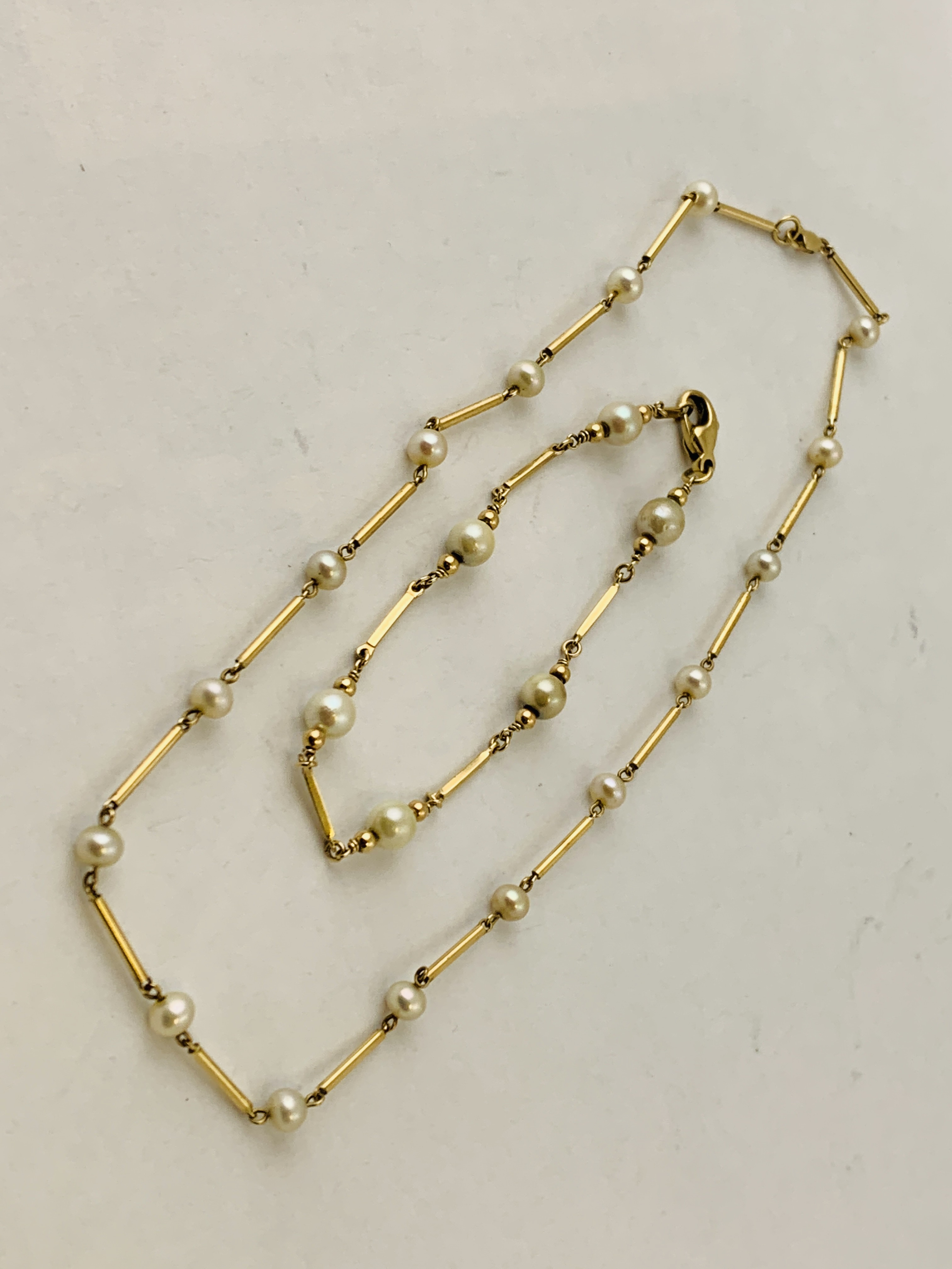 9CT GOLD NECKLACE THE BATTON LINKS DIVIDING PEARLS,