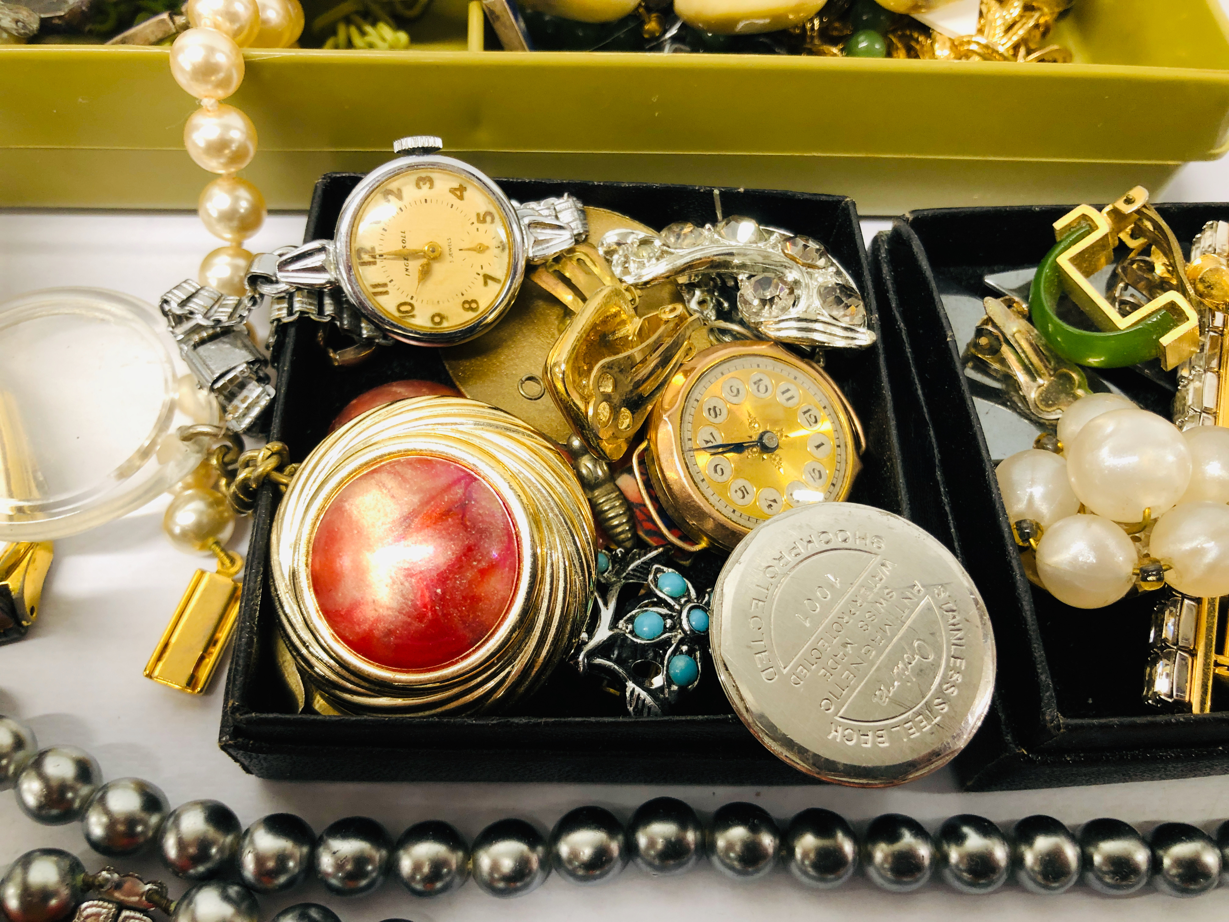 BOX OF ASSORTED VINTAGE COSTUME JEWELLERY TO INCLUDE BEADS, - Image 2 of 13