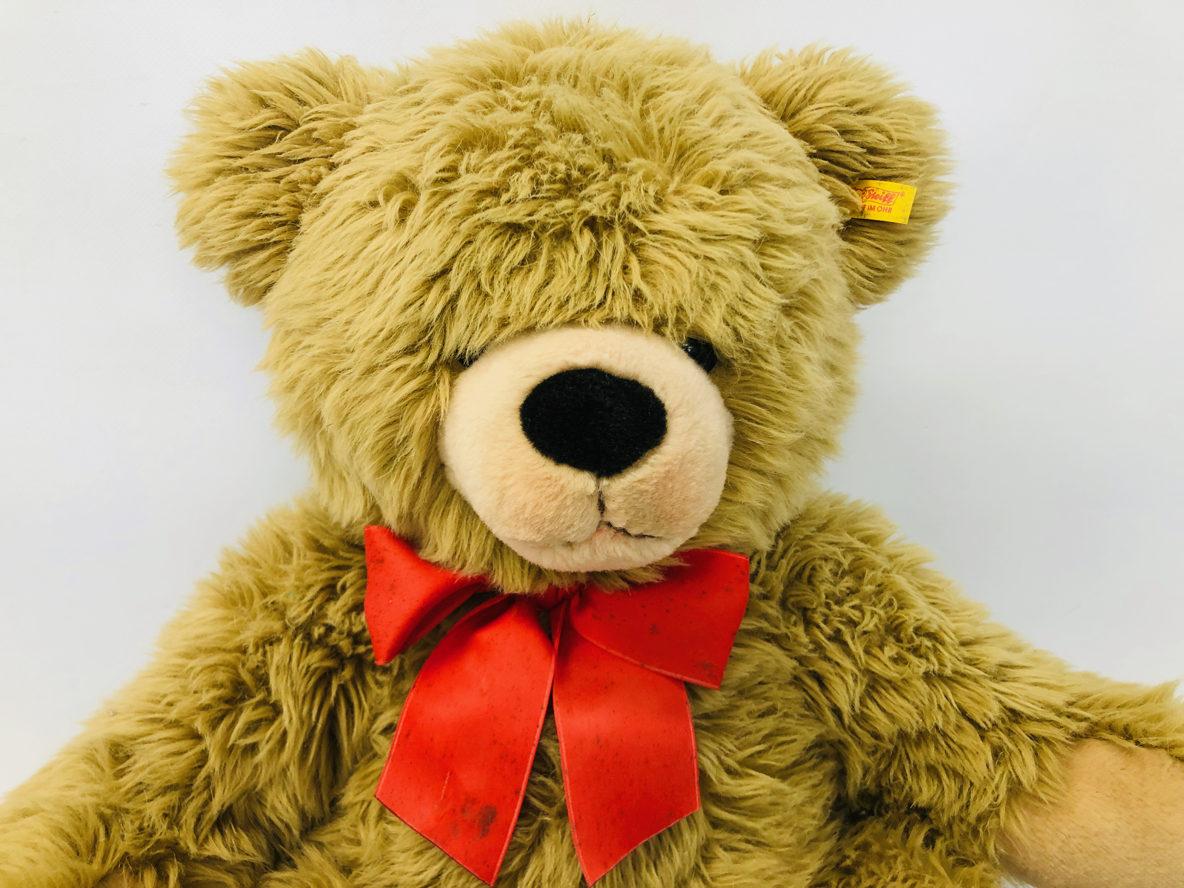 STEIFF TEDDY BEAR 013836 L 66CM APPROX (RED BOW REQUIRES ATTENTION) - Image 3 of 5