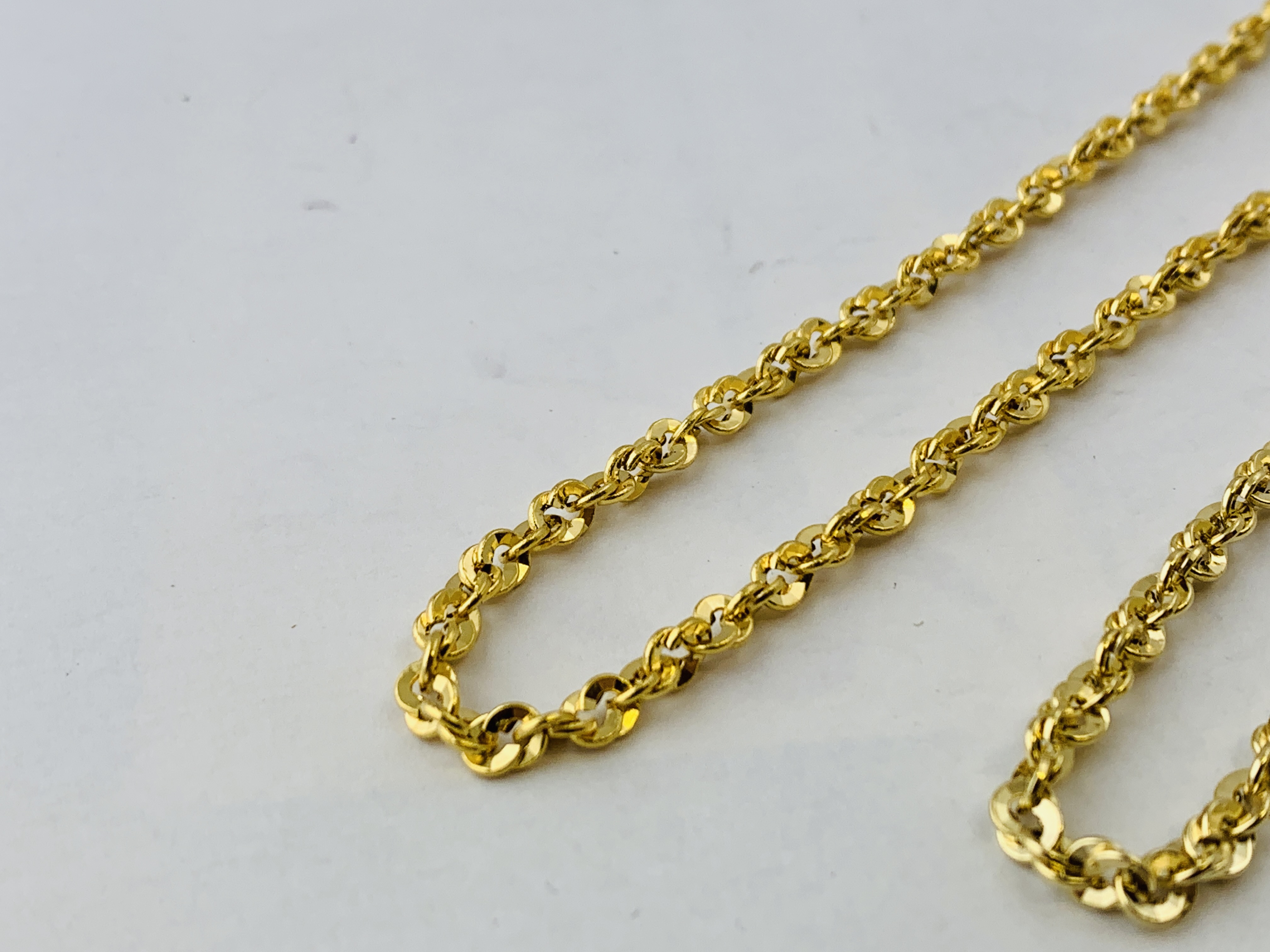 A 9CT GOLD TWISTED LINK NECKLACE L 440MM AND MATCHING BRACELET L 190MM - Image 3 of 8