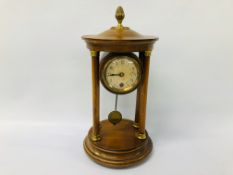 VINTAGE PILLARED MAHOGANY FINISH TABLE CLOCK, GILT ACORN FINIAL AND BRASS DETAIL - H 33CM.