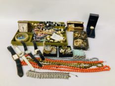 BOX OF ASSORTED VINTAGE COSTUME JEWELLERY TO INCLUDE BEADS,