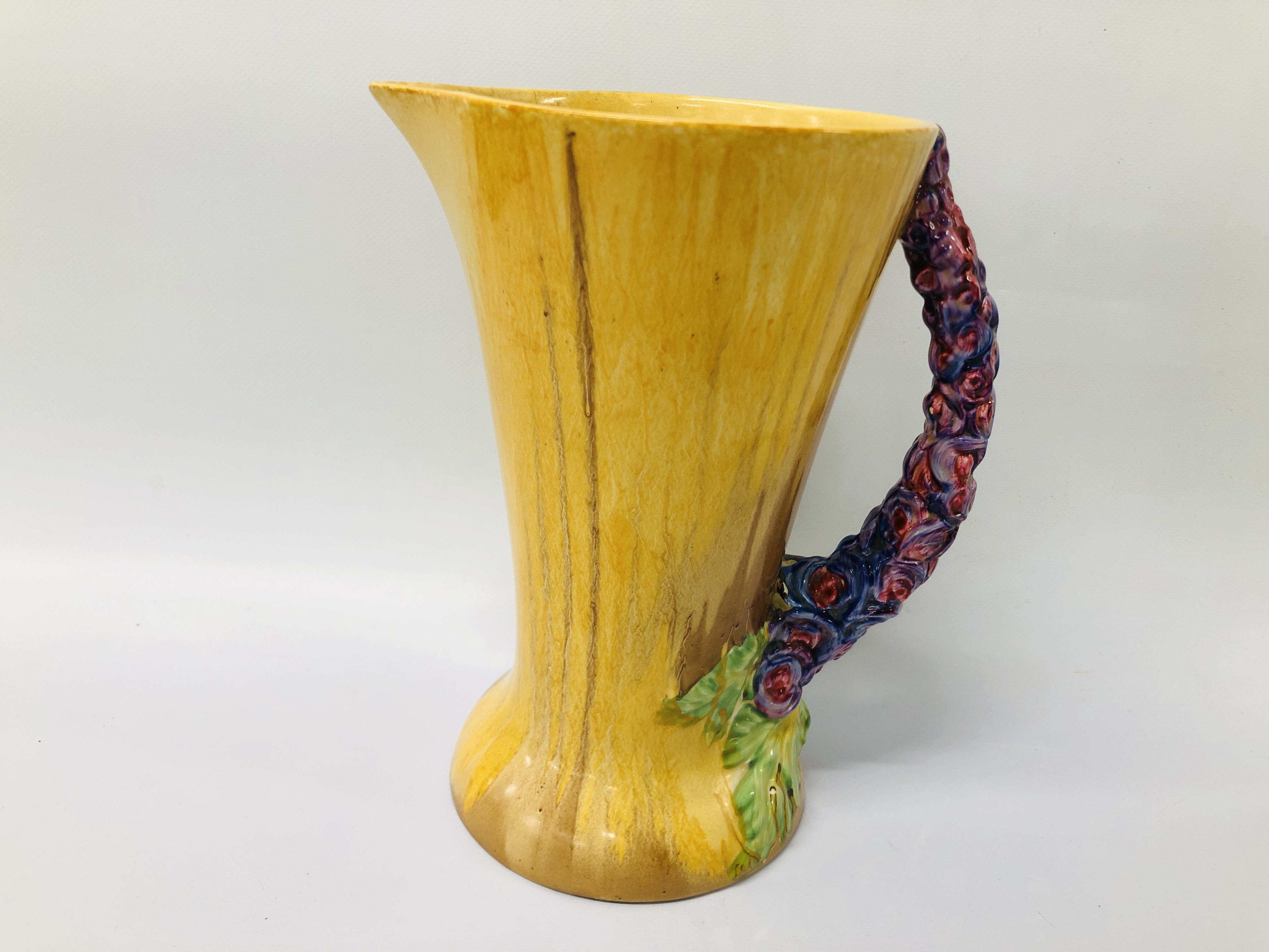 A CLARICE CLIFF BOWL ALONG WITH A CLARICE CLIFF JUG A/F. - Image 6 of 12
