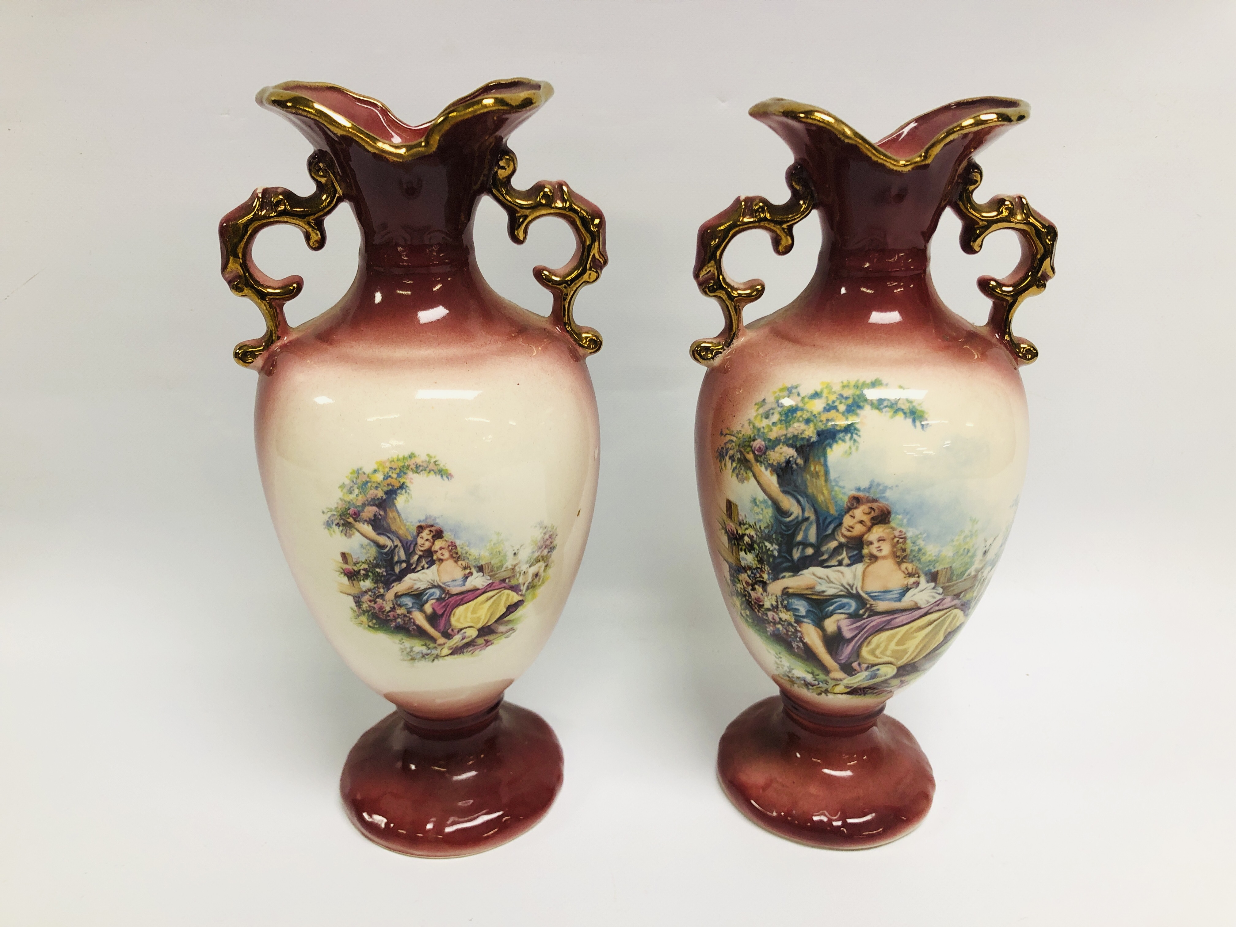 A PAIR OF CLASSICAL PINK GRASS LUSTRES WITH DROP AND PAIR OF REPRODUCTION GILT DECORATED VASES - Image 7 of 9