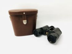 A PAIR OF CARL ZEISS JENA JENOPTEM 10X50 W BINOCULARS WITH CASE