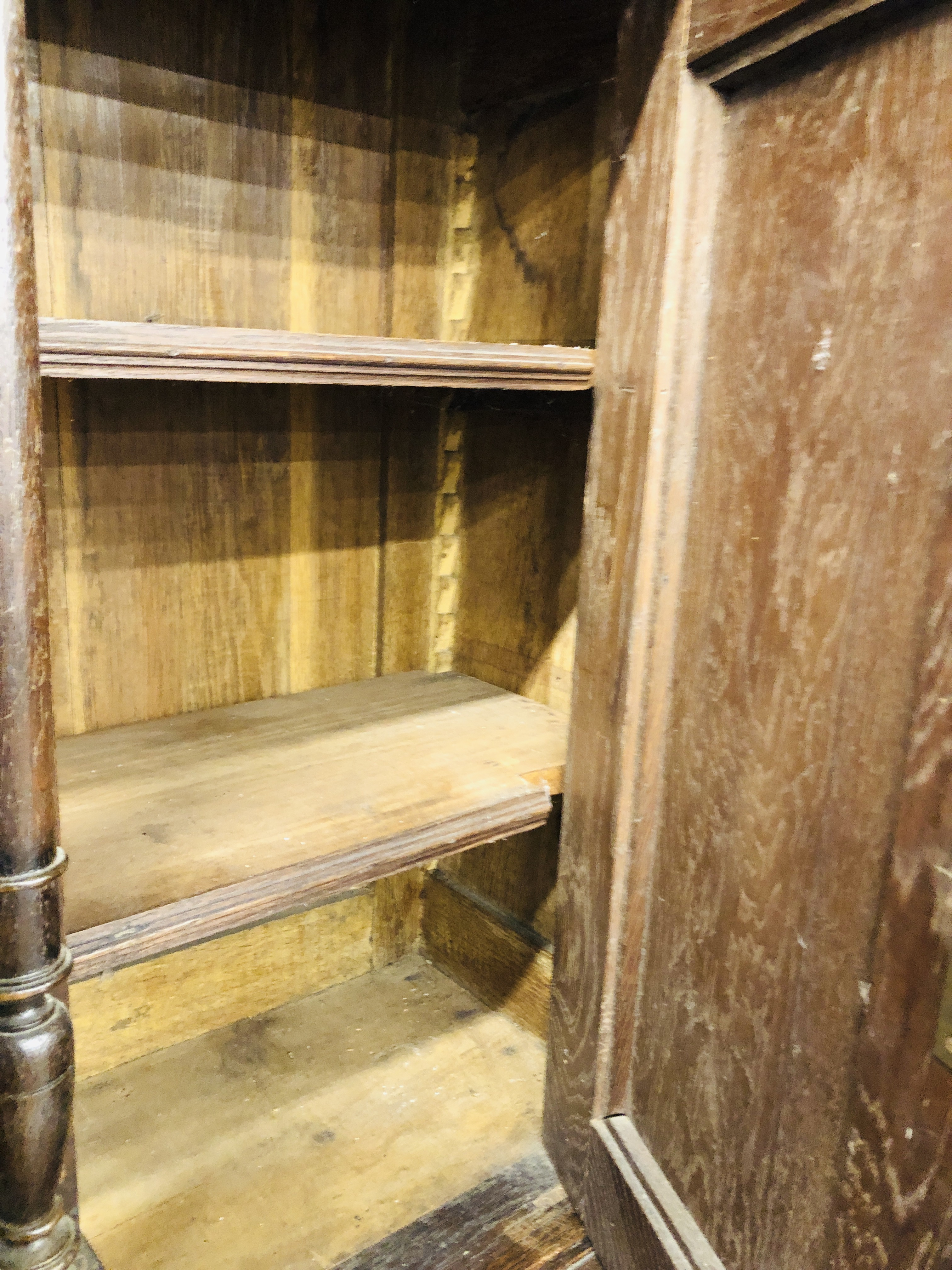 A FRENCH OAK DRESSER, THE UPPER SECTION HAVING THREE PANELLED DOORS, - Image 19 of 30