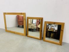 A LARGE PINE FRAMED MIRROR + 2 SMALLER PINE FRAMED MIRRORS (LARGEST 116CM X 86CM)