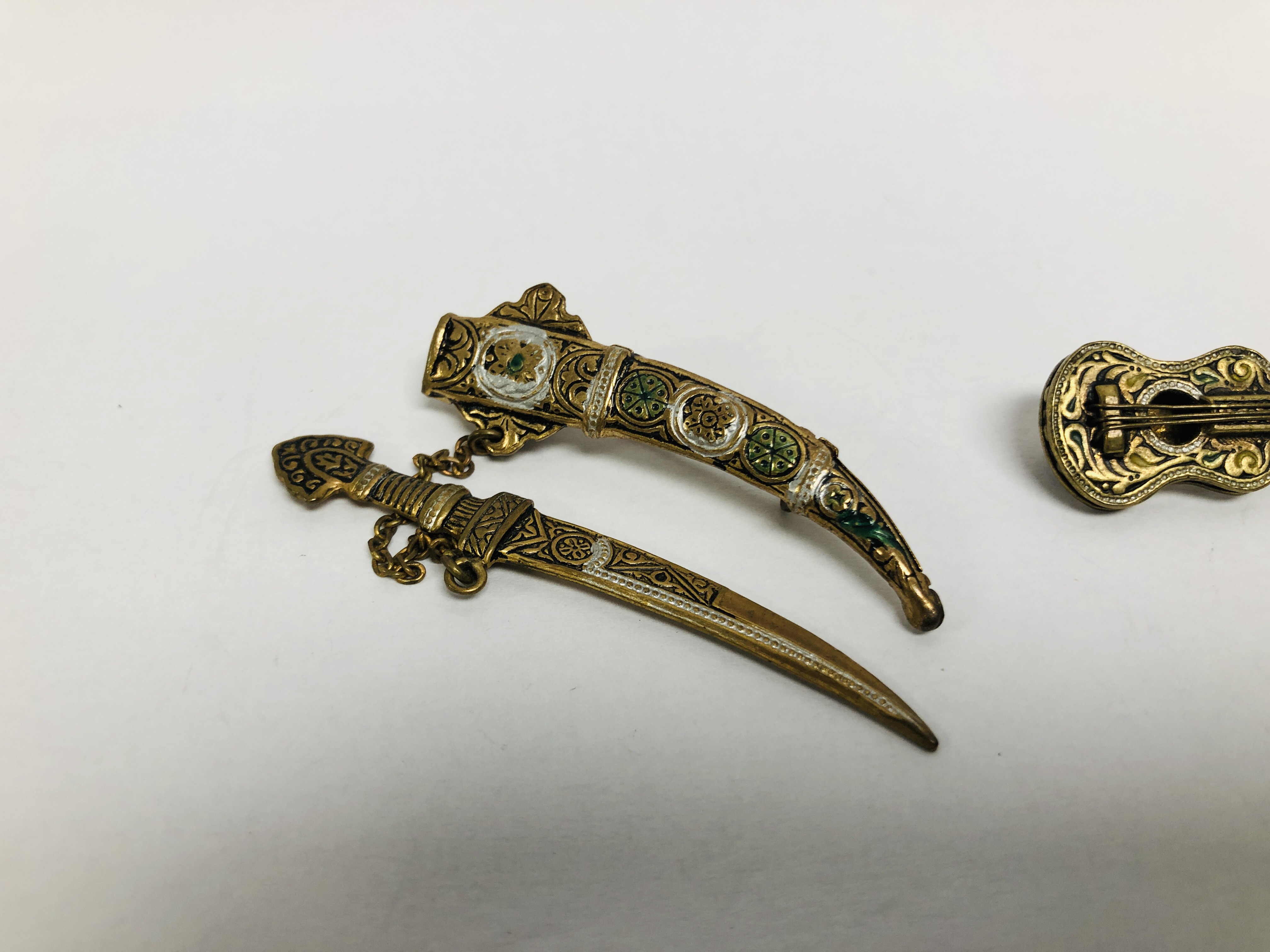 COLLECTION OF VINTAGE INDIAN STYLE JEWELLERY WITH ENAMELLED DETAIL COMPRISING SWORD BROOCH, - Image 7 of 11