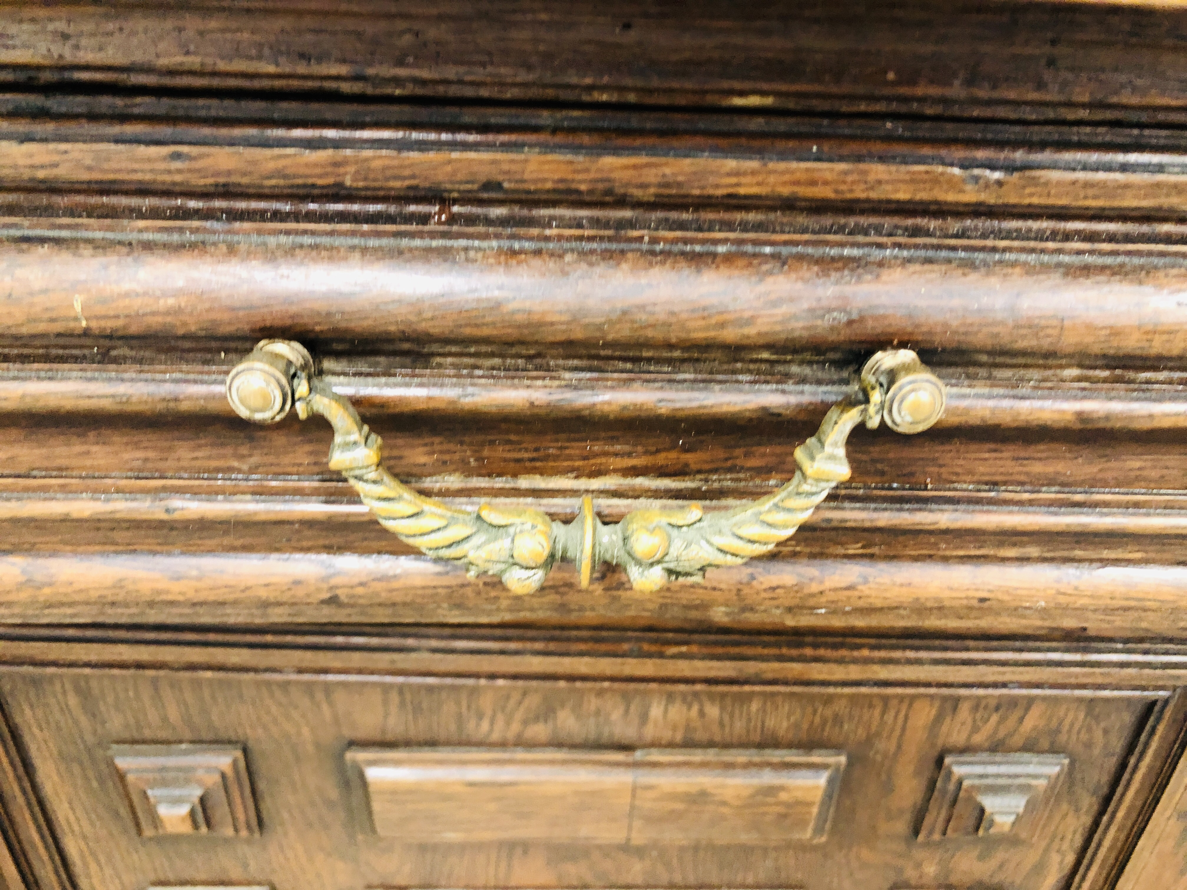 A FRENCH OAK DRESSER, THE UPPER SECTION HAVING THREE PANELLED DOORS, - Image 27 of 30