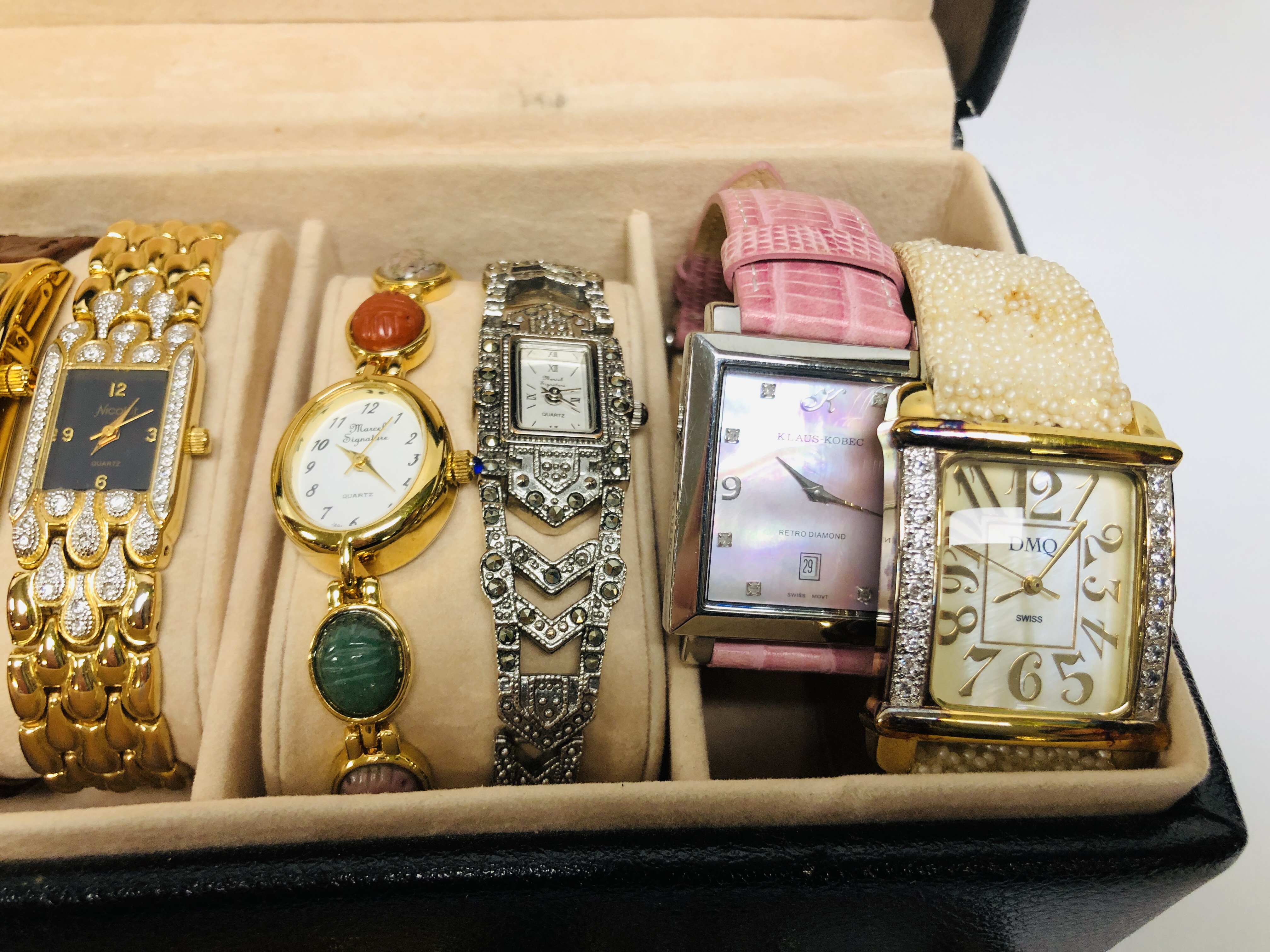 LEATHERETTE WRIST WATCH TREASURY BOX CONTAINING 20 X DESIGNER LADIES WRIST WATCHES OF VARIOUS - Image 4 of 9