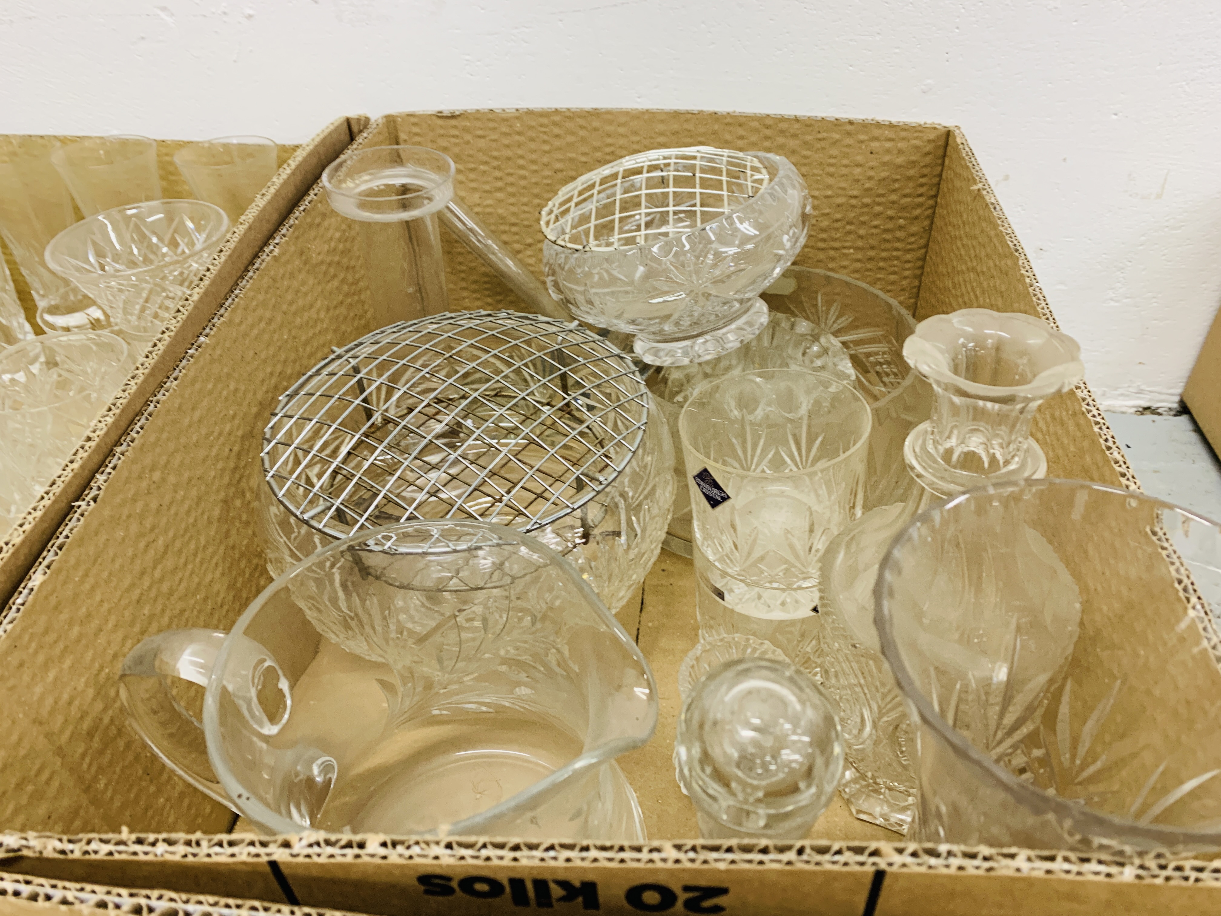 SIX BOXES CONTAINING ASSORTED GLASSWARE TO INCLUDE CRYSTAL GLASSWARE, DECANTERS, VASES, ROSE BOWLS, - Image 5 of 7