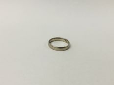 PLATINUM WEDDING BAND SIZE S