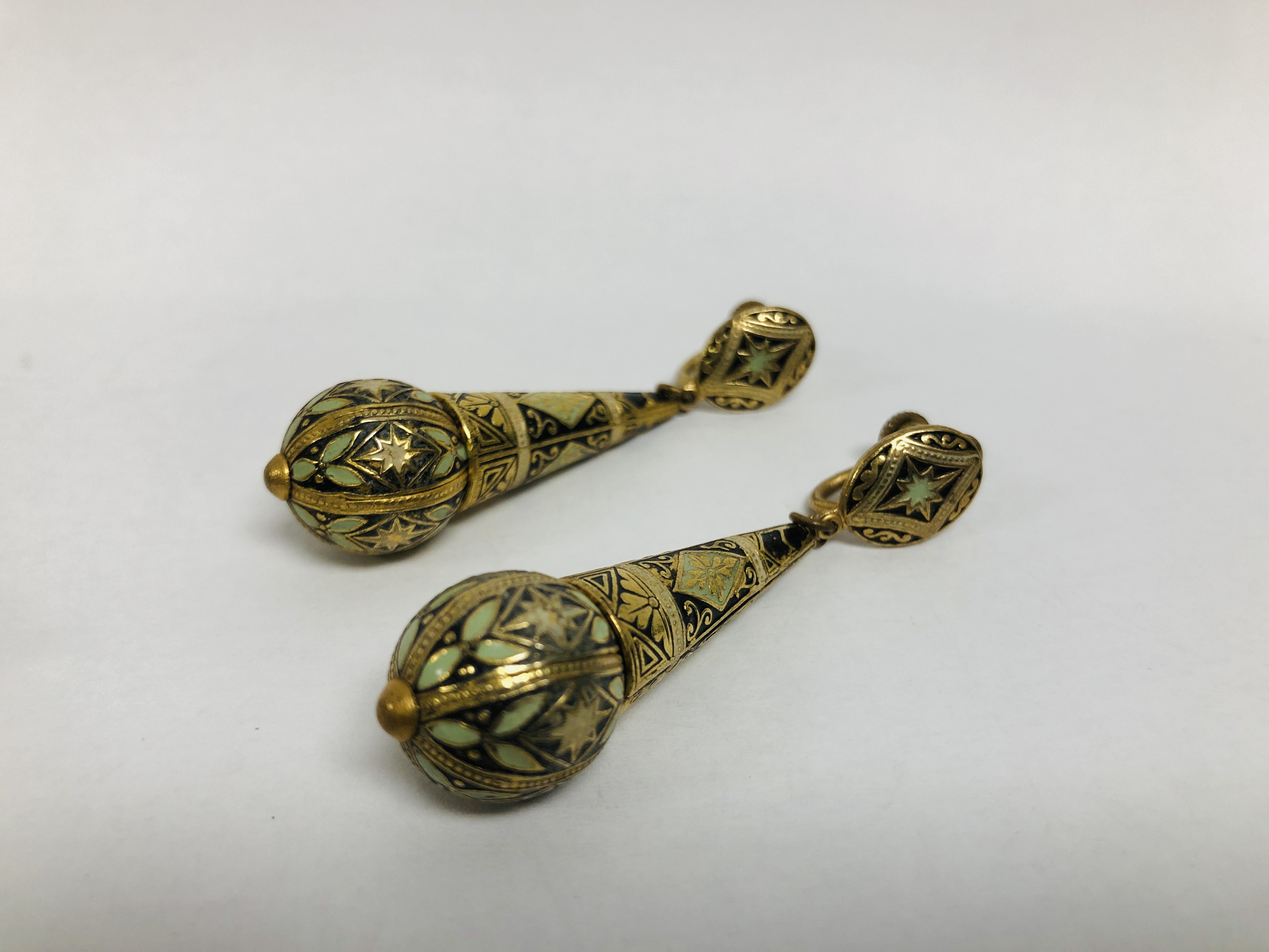 COLLECTION OF VINTAGE INDIAN STYLE JEWELLERY WITH ENAMELLED DETAIL COMPRISING SWORD BROOCH, - Image 11 of 11