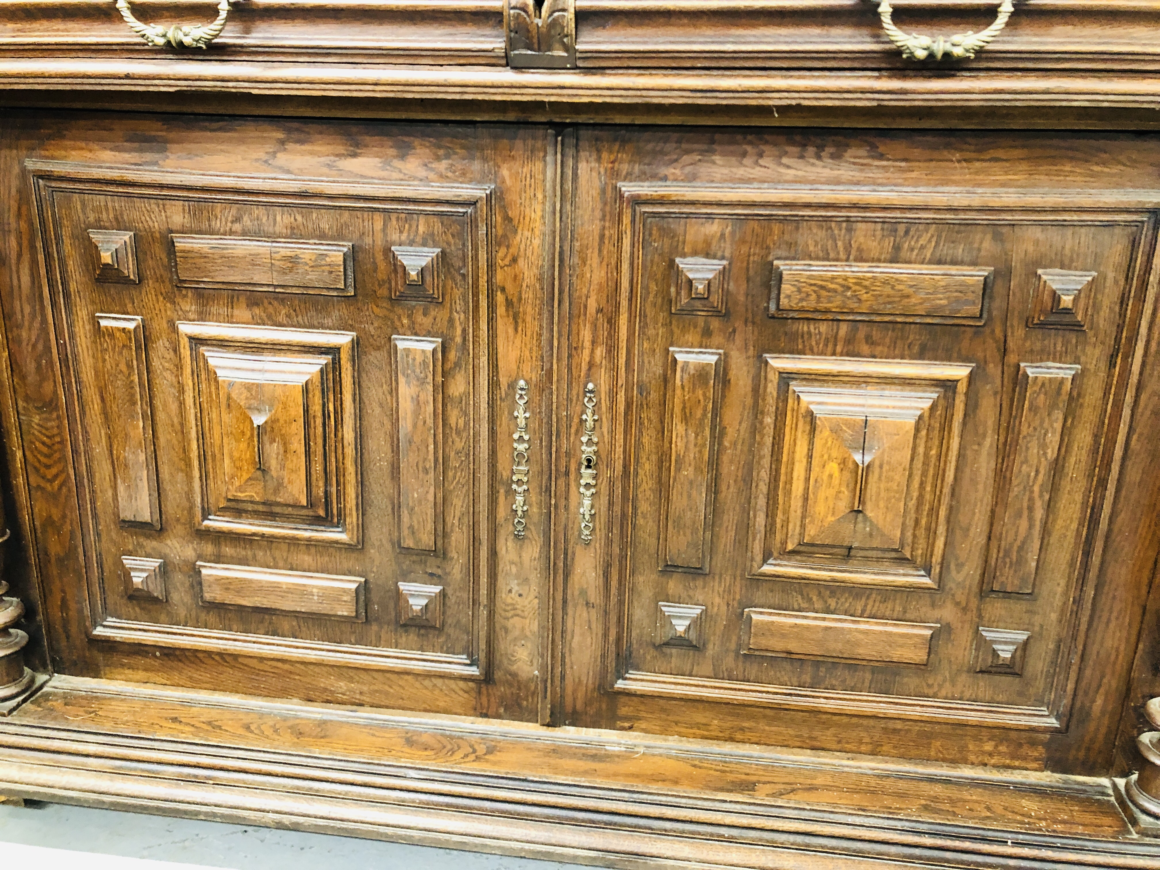 A FRENCH OAK DRESSER, THE UPPER SECTION HAVING THREE PANELLED DOORS, - Image 12 of 30