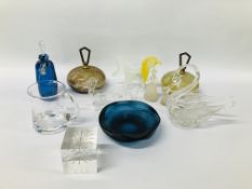 A COLLECTION OF ART GLASS & PAPERWEIGHTS TO INCLUDE MEDINA, ANIMAL FIGURES, DARTINGTON MAY,