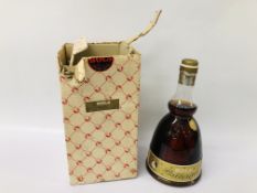 A VINTAGE "BOLS BALLERINA" SEALED BOTTLE OF APRICOT BRANDY WITH ORIGINAL BOX.