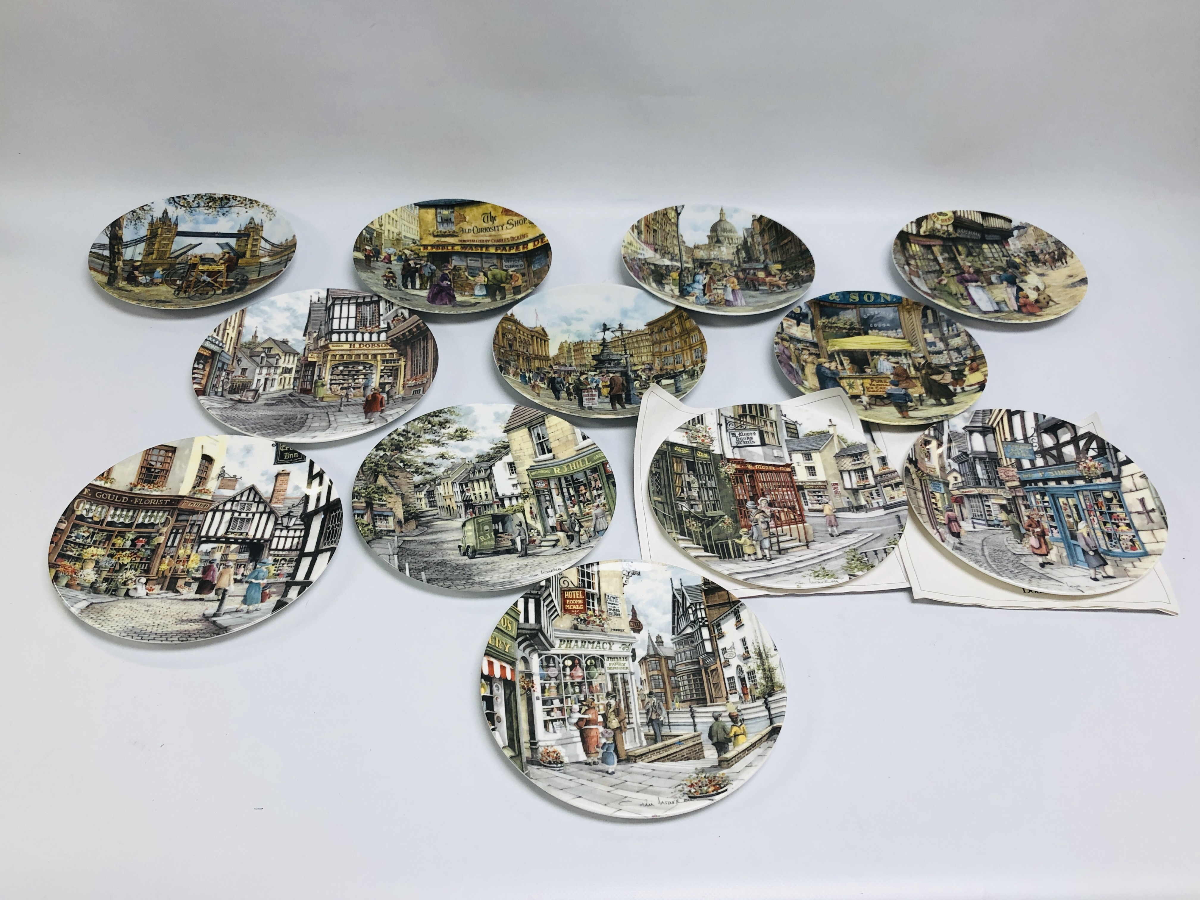 4 X DAVENPORT COLLECTORS PLATES "CRIES OF LONDON" SERIES WITH BOXES + 2 WITHOUT BOXES + 6 X ROYAL