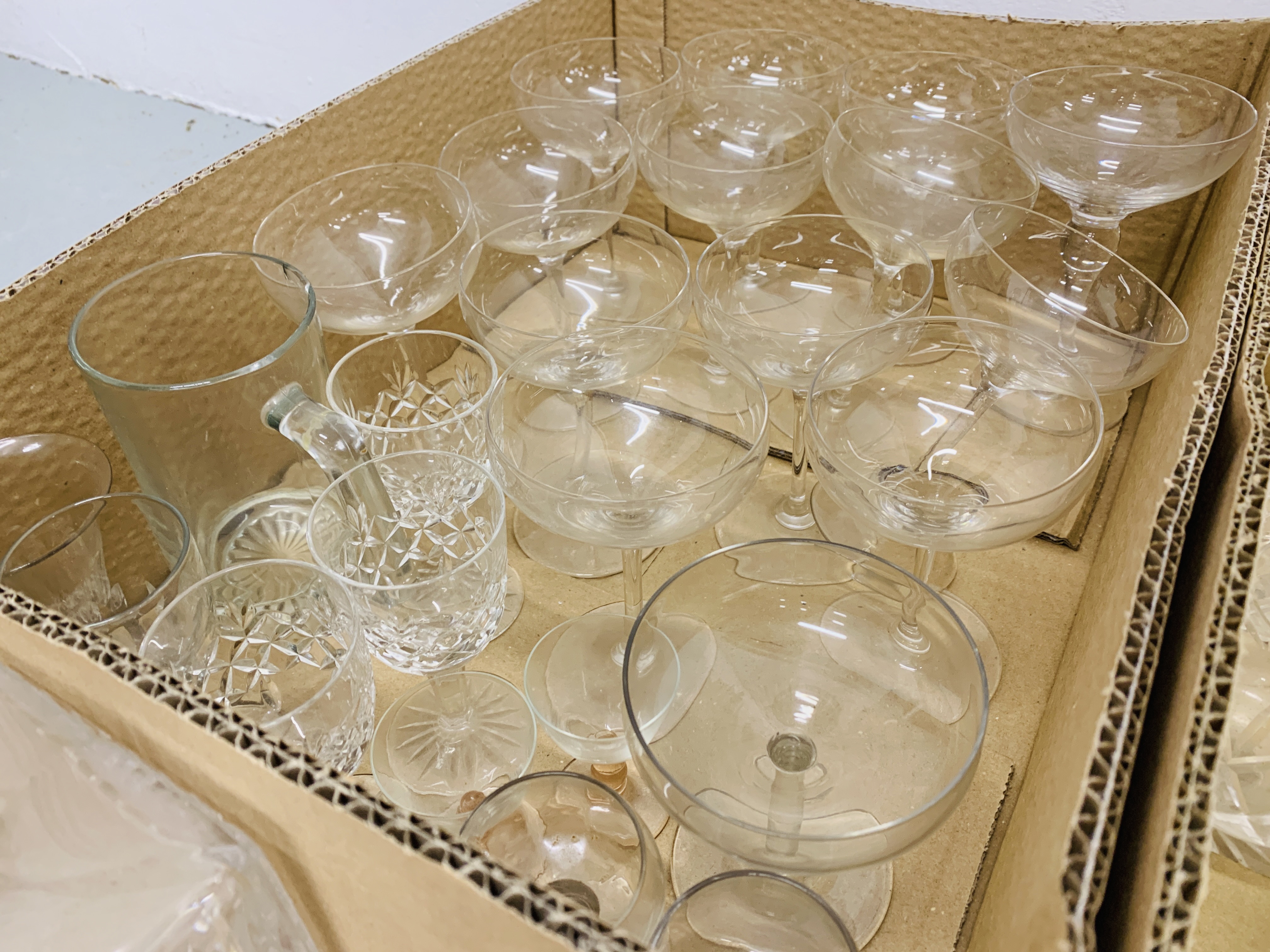 SIX BOXES CONTAINING ASSORTED GLASSWARE TO INCLUDE CRYSTAL GLASSWARE, DECANTERS, VASES, ROSE BOWLS, - Image 7 of 7