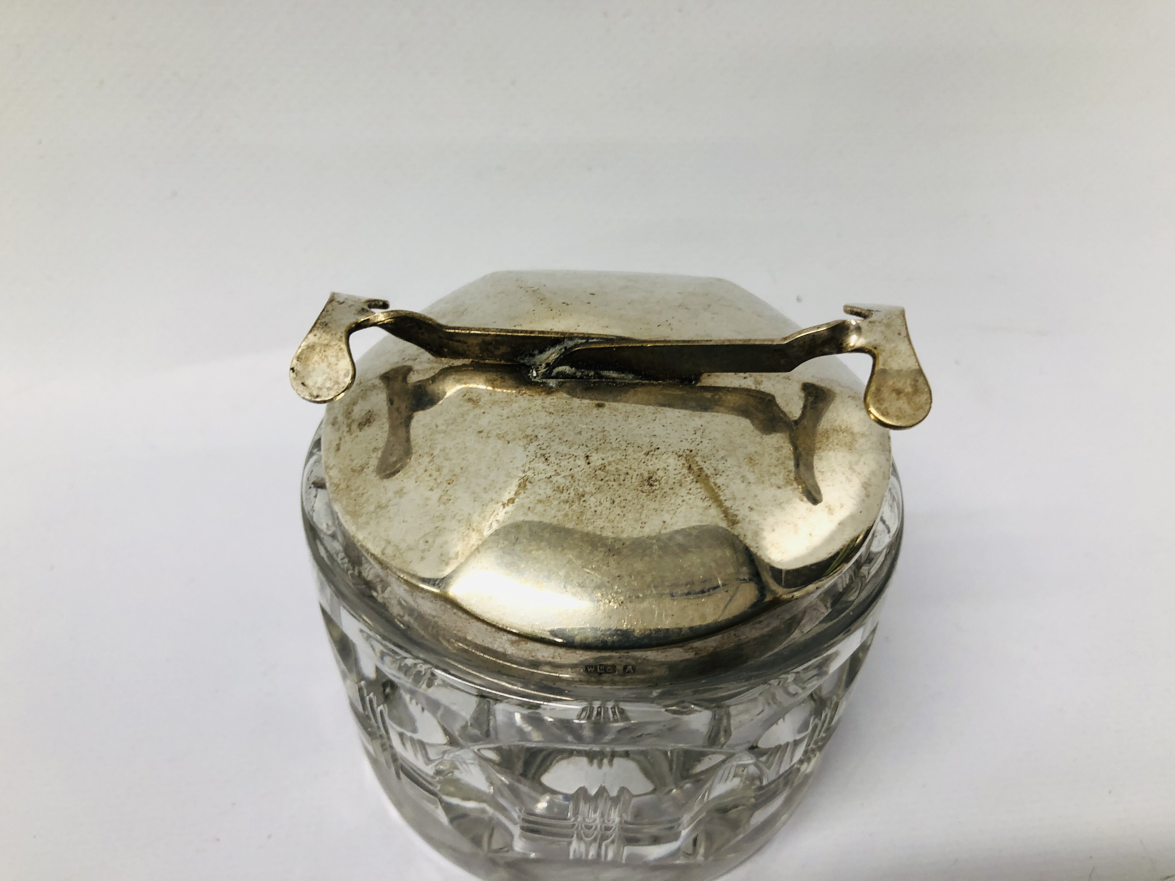 A SILVER PLATED DECANTER FASHIONED AS DUCK, A SILVER PLATED DECANTER FASHIONED AS DUCK, - Image 17 of 24