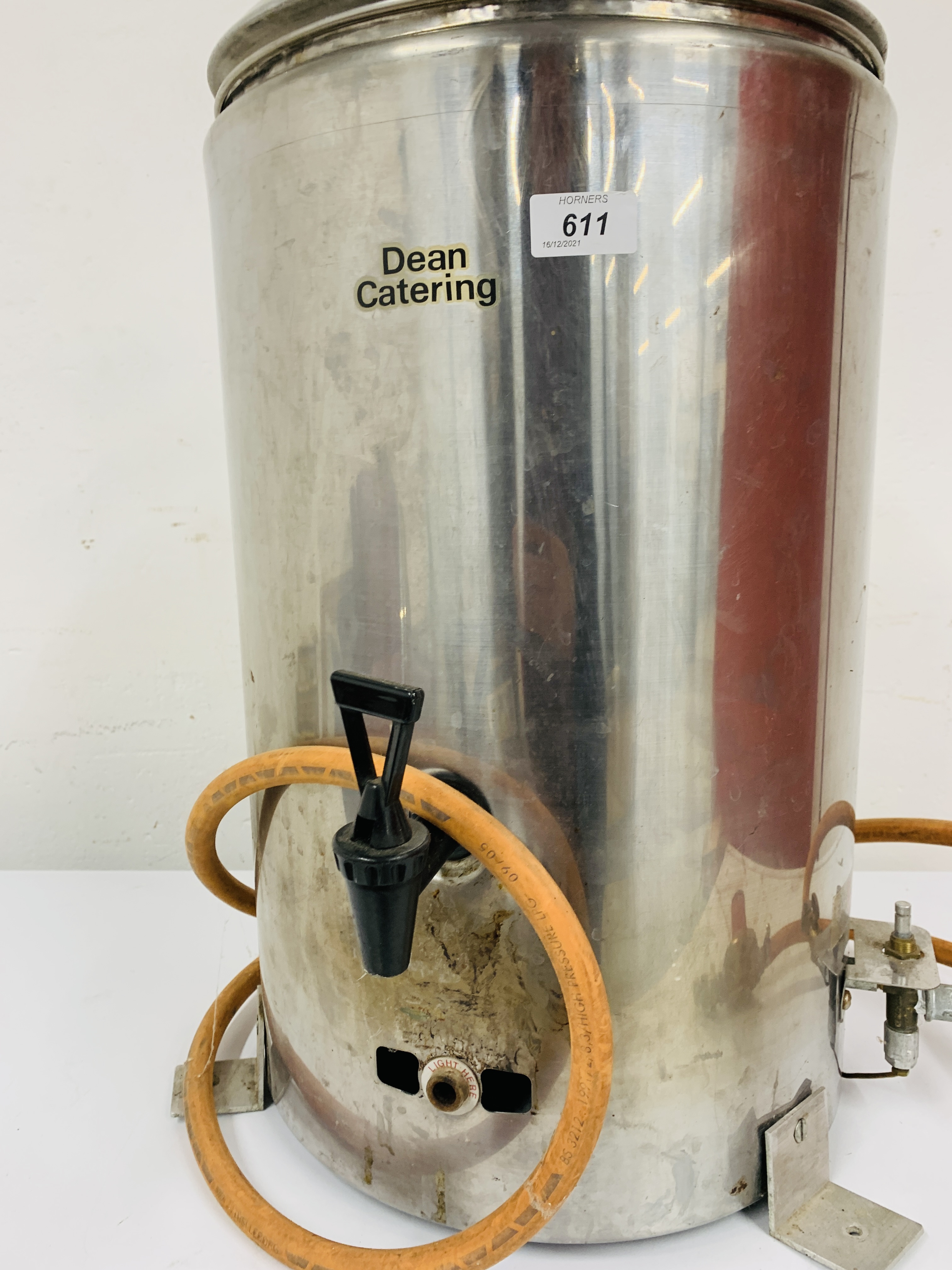 A STAINLESS STEEL DEAN CATERING GAS WATER BOILER - Image 2 of 6