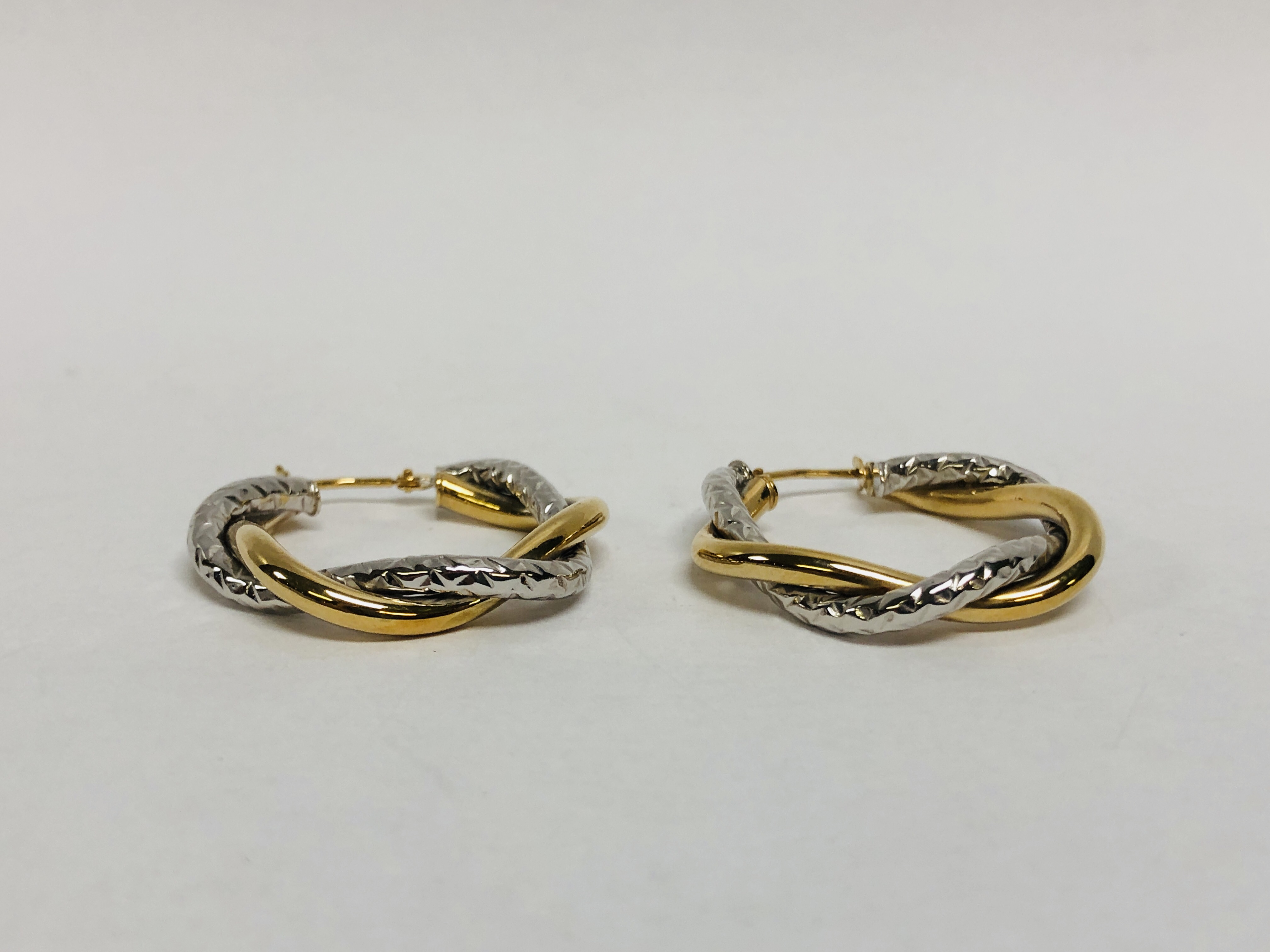 PAIR OF 9CT GOLD HOOP TWIST EARRINGS - Image 2 of 6