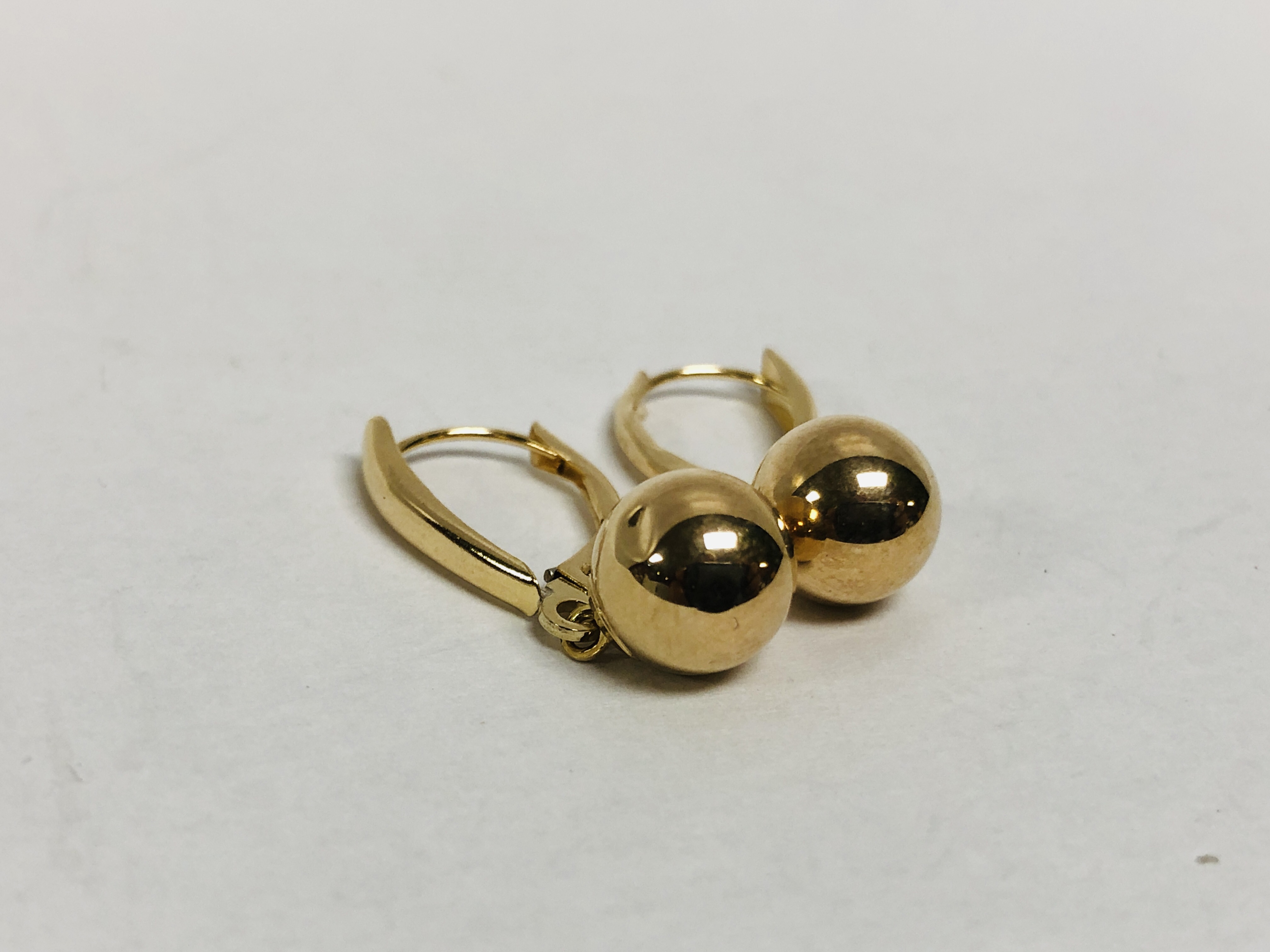 PAIR OF 9CT GOLD DESIGNER EARRINGS + PAIR OF BALL DESIGN EARRINGS MARKED 10K - Image 5 of 7