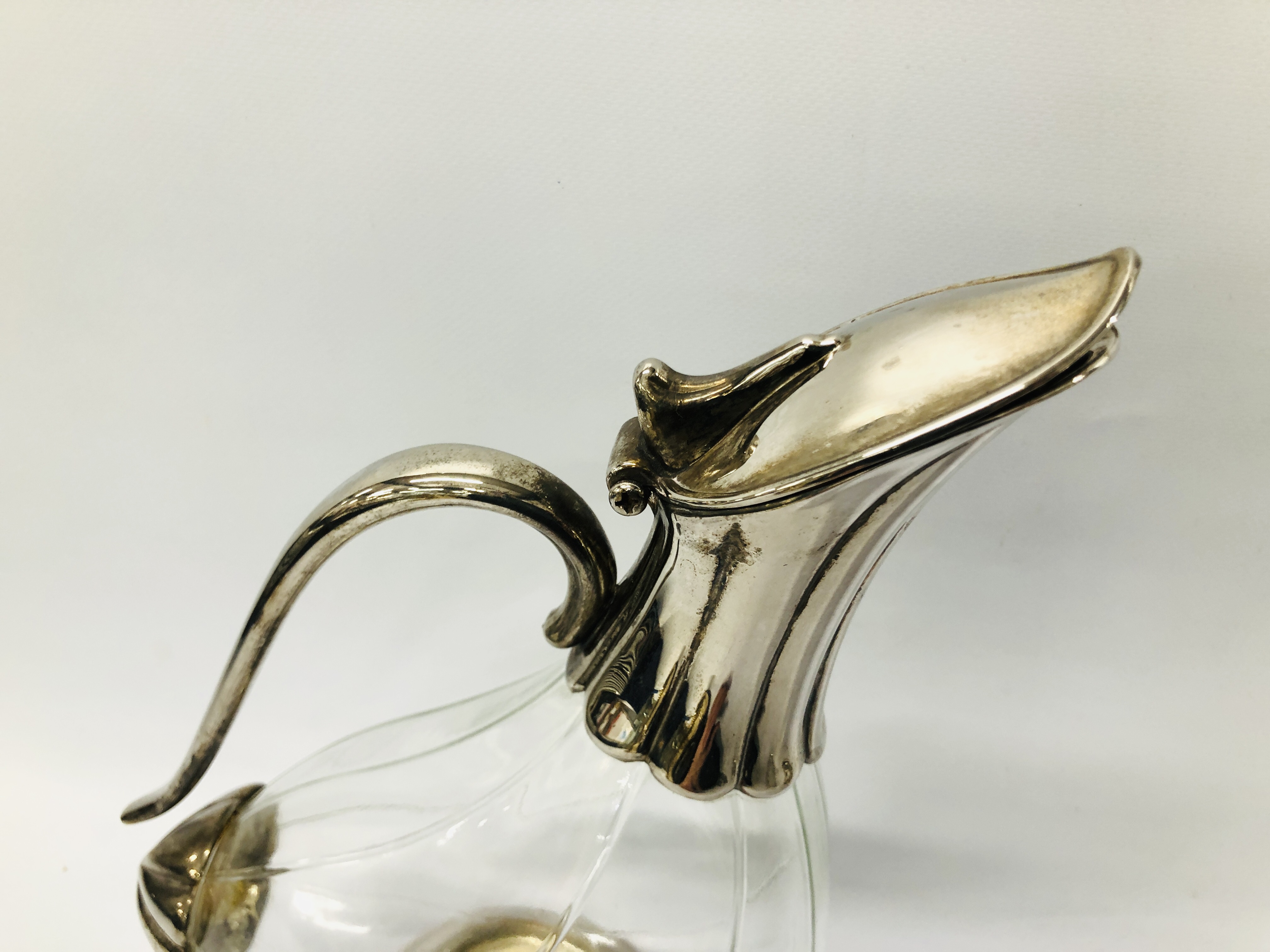 A SILVER PLATED DECANTER FASHIONED AS DUCK, A SILVER PLATED DECANTER FASHIONED AS DUCK, - Image 3 of 24