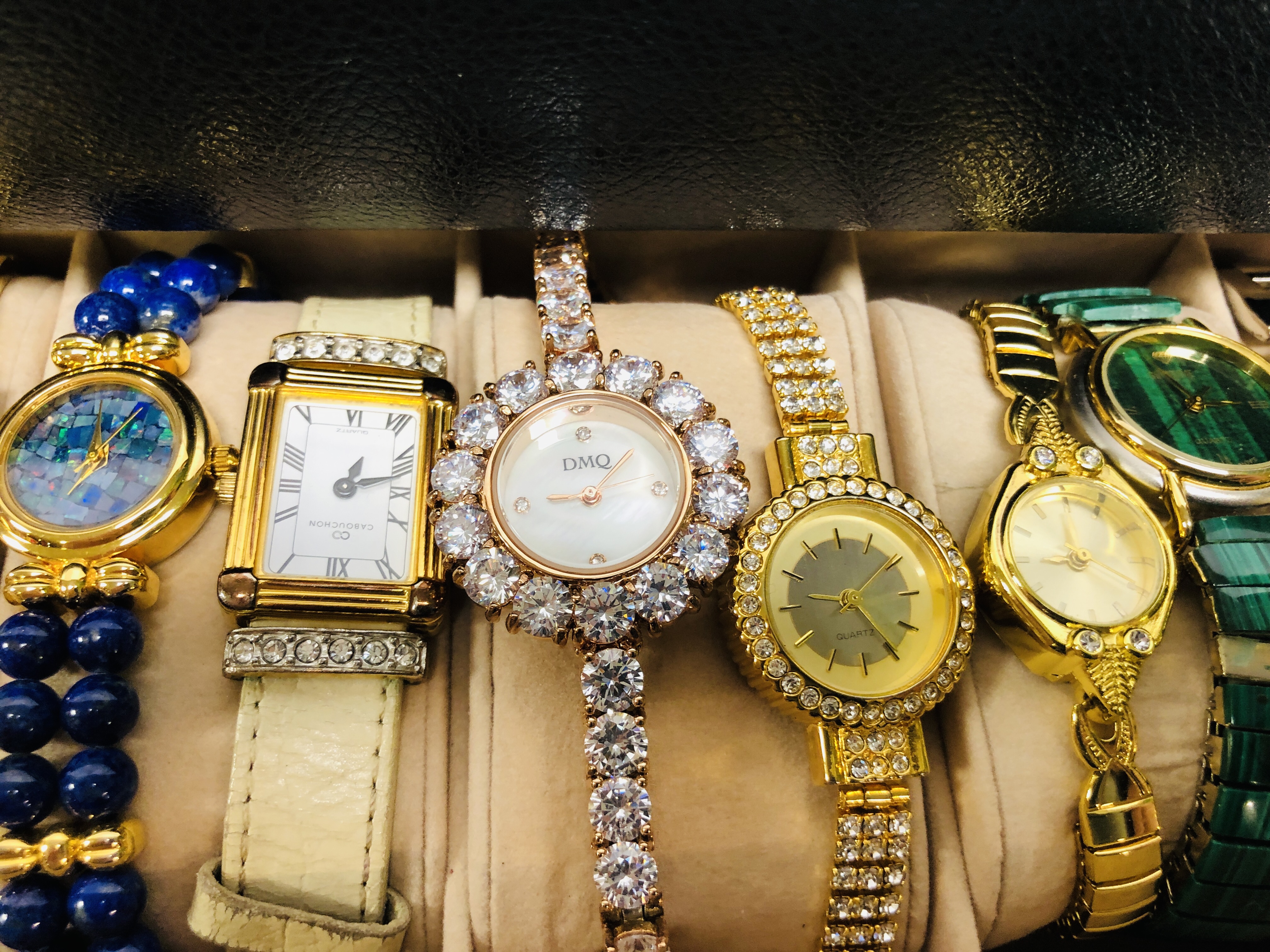 LEATHERETTE WRIST WATCH TREASURY BOX CONTAINING 20 X DESIGNER LADIES WRIST WATCHES OF VARIOUS - Image 6 of 9