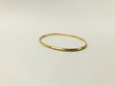 9CT GOLD BRACELET WITH SAFETY CATCH