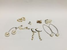 8 X PAIRS OF ASSORTED DESIGNER SILVER EARRINGS, MAINLY PEARL SET.