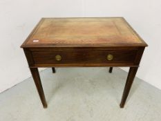 AN EDWARDIAN WRITING TABLE WITH INSET LEATHER TOP AND SINGLE SECRETAIRE FITTED DRAWER - FITTED