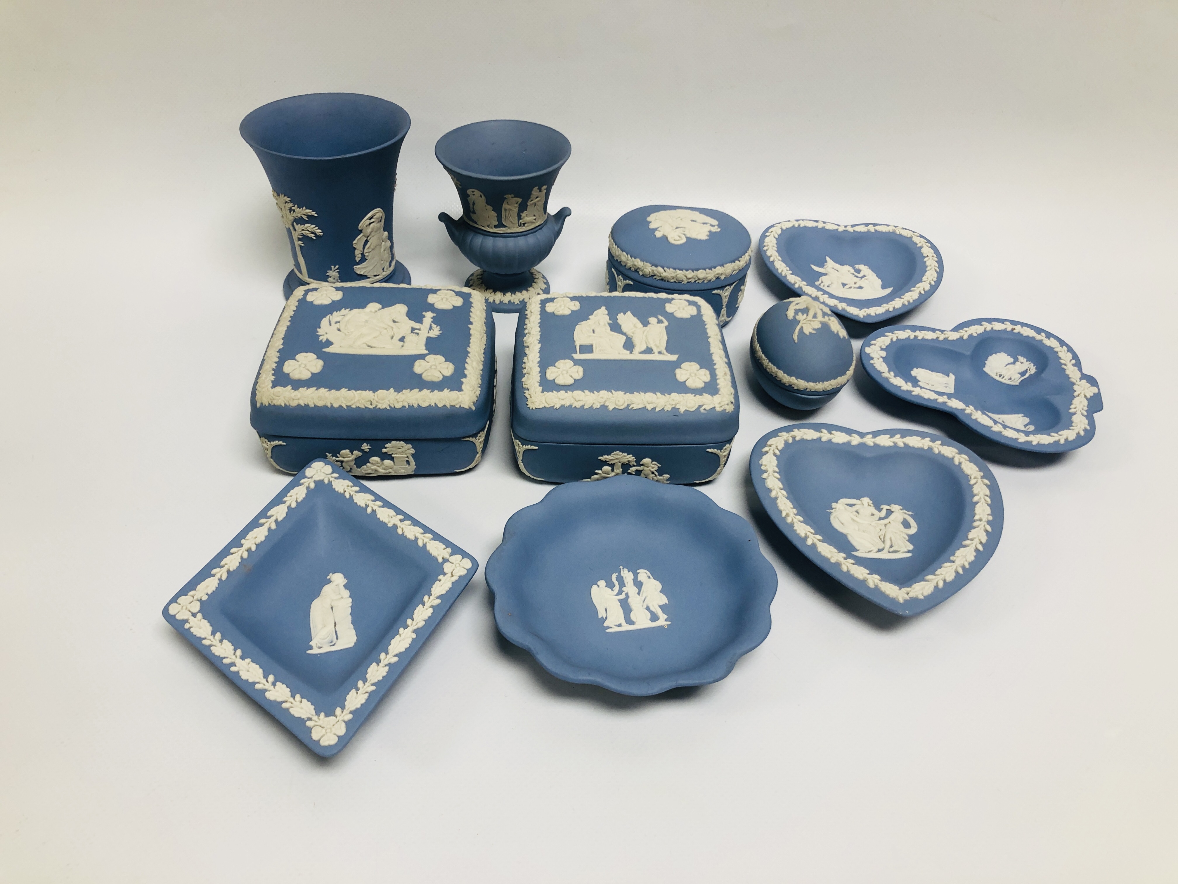 COLLECTION OF WEDGEWOOD BLUE JASPER WARE - APPROX 11 PIECES TO INCLUDE VASES,